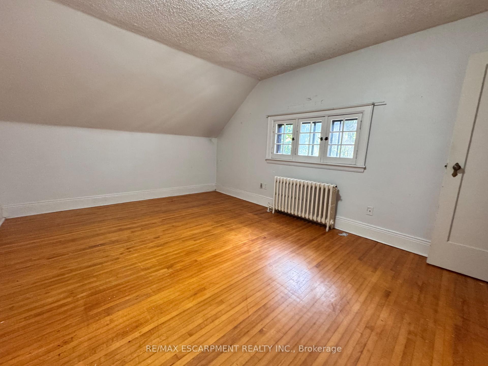 Photo 16 of 62 Plains Road E, Burlington, LaSalle — HOMEH