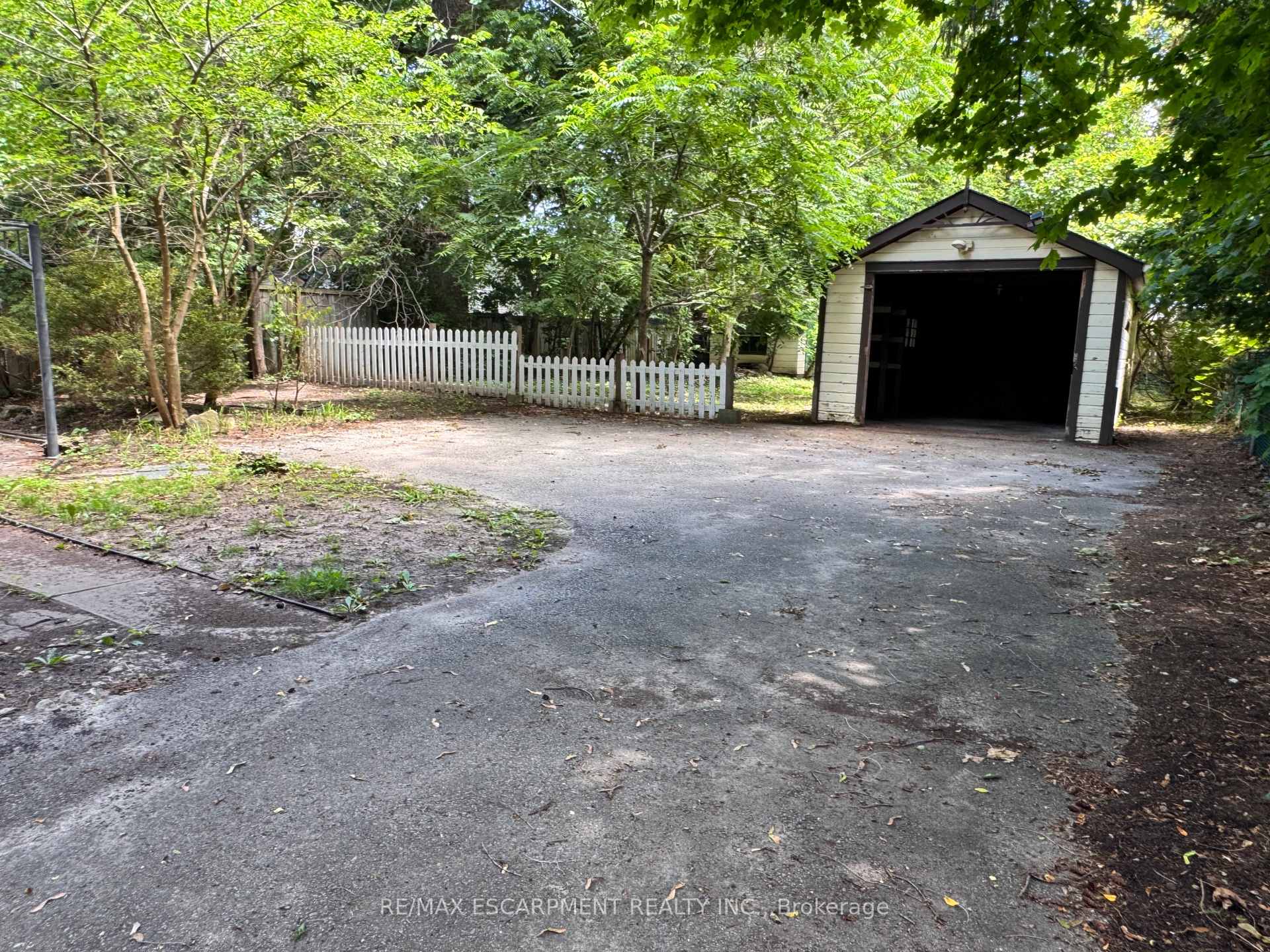 Photo 24 of 62 Plains Road E, Burlington, LaSalle — HOMEH