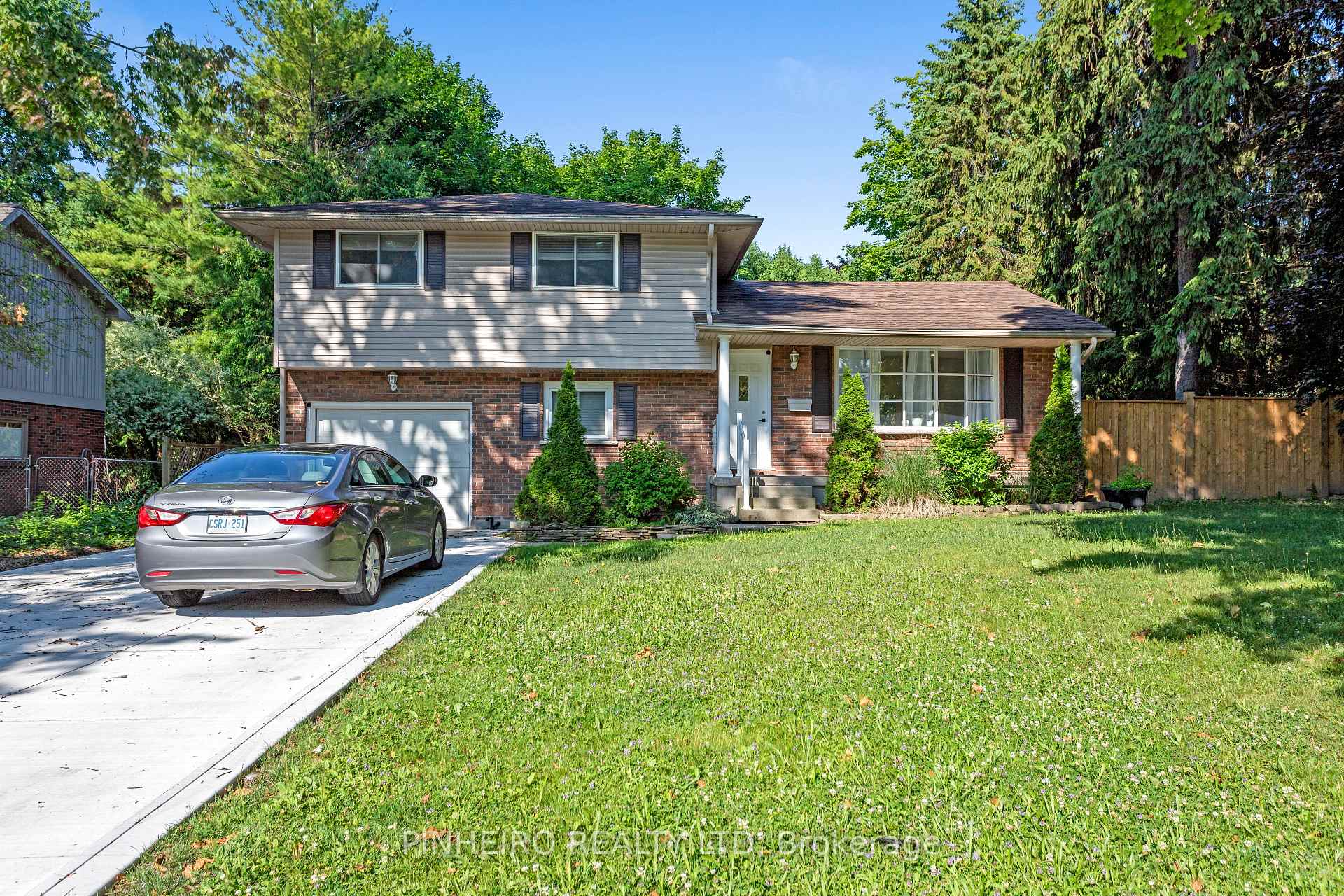 Photo 1 of 1543 Stoneybrook Crescent, London, North G — HOMEH