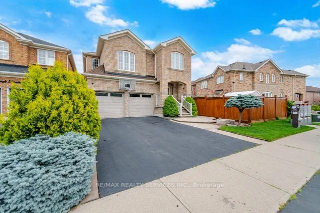 Photo 3 of 19 Thornbush Boulevard, Brampton, Fletcher's Meadow — HOMEH