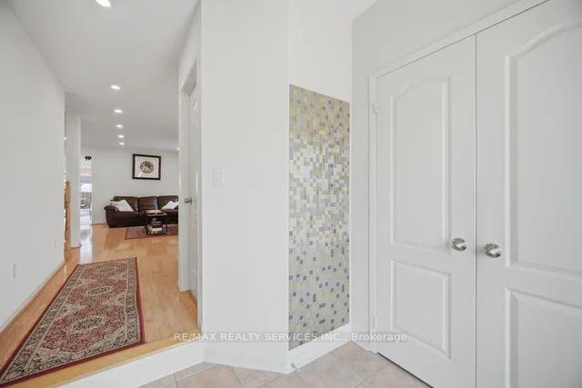 Photo 6 of 19 Thornbush Boulevard, Brampton, Fletcher's Meadow — HOMEH