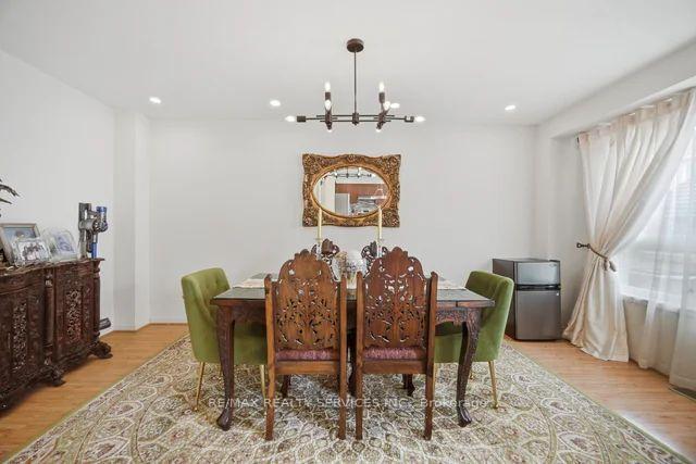Photo 16 of 19 Thornbush Boulevard, Brampton, Fletcher's Meadow — HOMEH