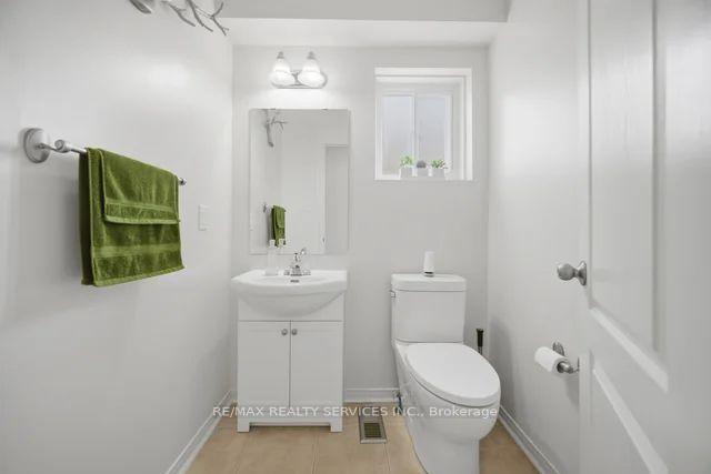 Photo 18 of 19 Thornbush Boulevard, Brampton, Fletcher's Meadow — HOMEH