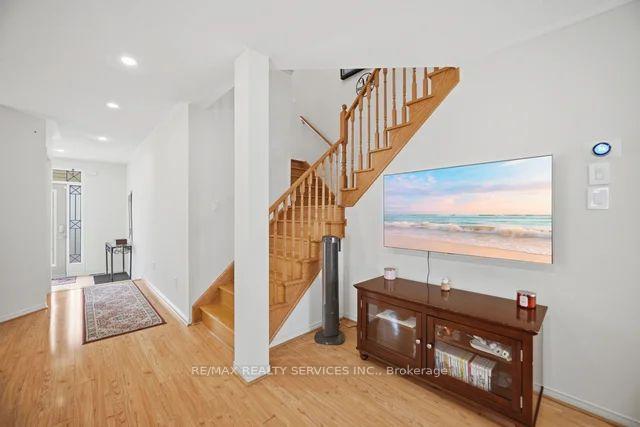 Photo 19 of 19 Thornbush Boulevard, Brampton, Fletcher's Meadow — HOMEH