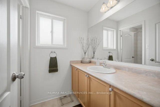 Photo 34 of 19 Thornbush Boulevard, Brampton, Fletcher's Meadow — HOMEH