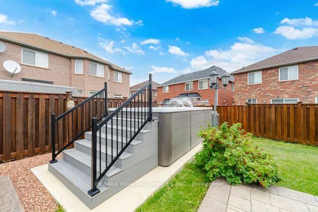 Photo 48 of 19 Thornbush Boulevard, Brampton, Fletcher's Meadow — HOMEH