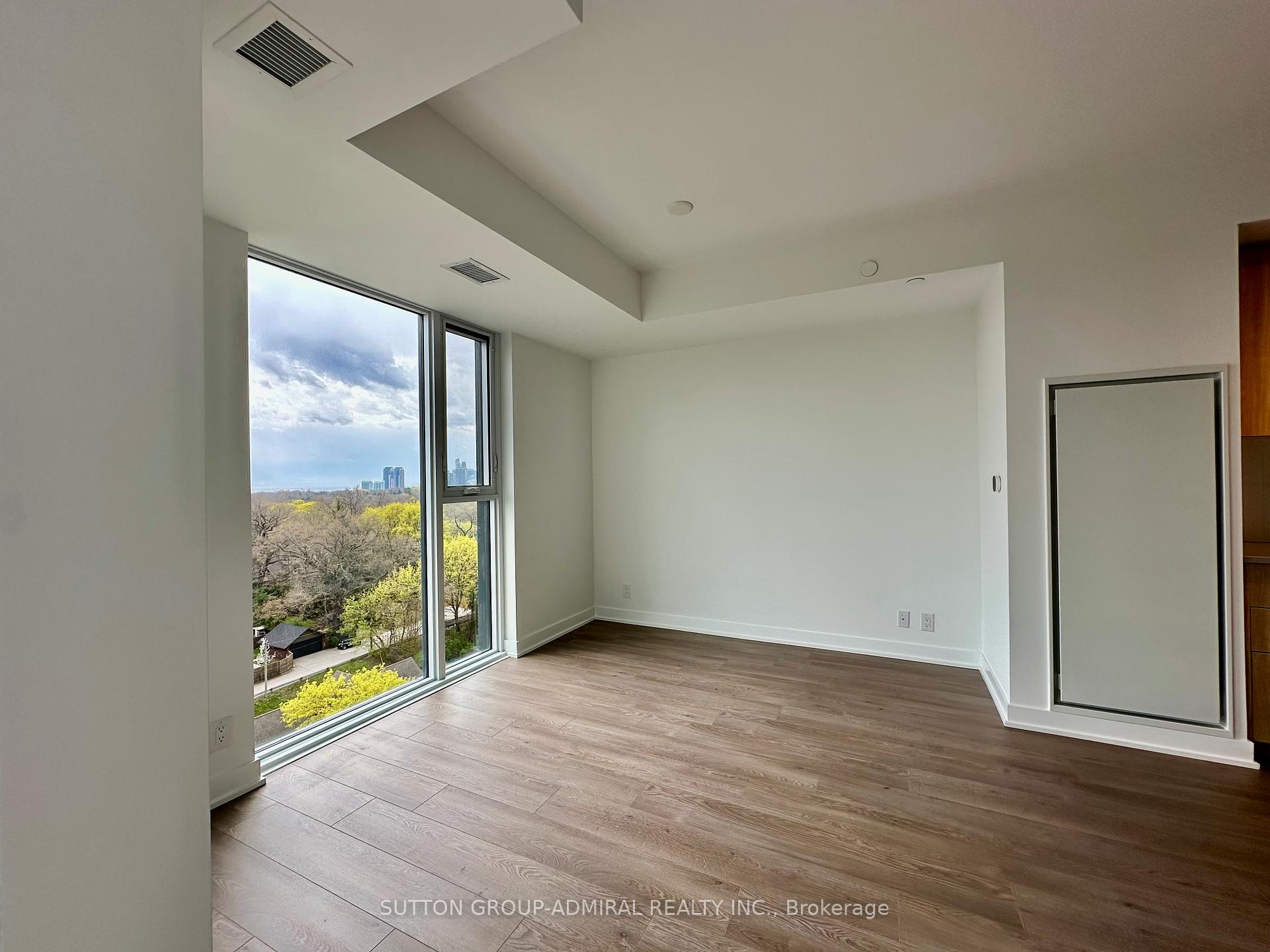 Photo 12 of Unit 903, 1660 Bloor Street W, Toronto, High Park North — HOMEH