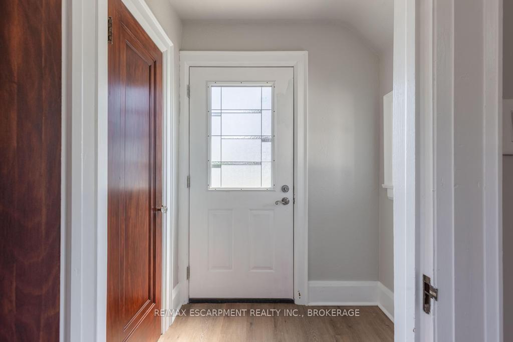 Photo 12 of 5701 Dorchester Road, Niagara Falls, Hospital — HOMEH