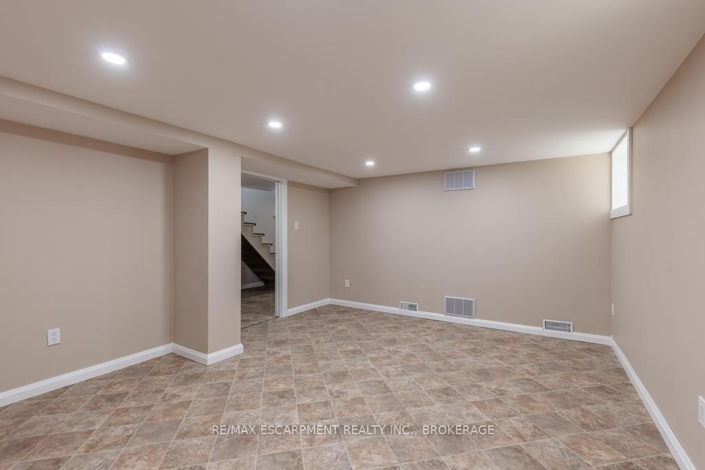 Photo 33 of 5701 Dorchester Road, Niagara Falls, Hospital — HOMEH