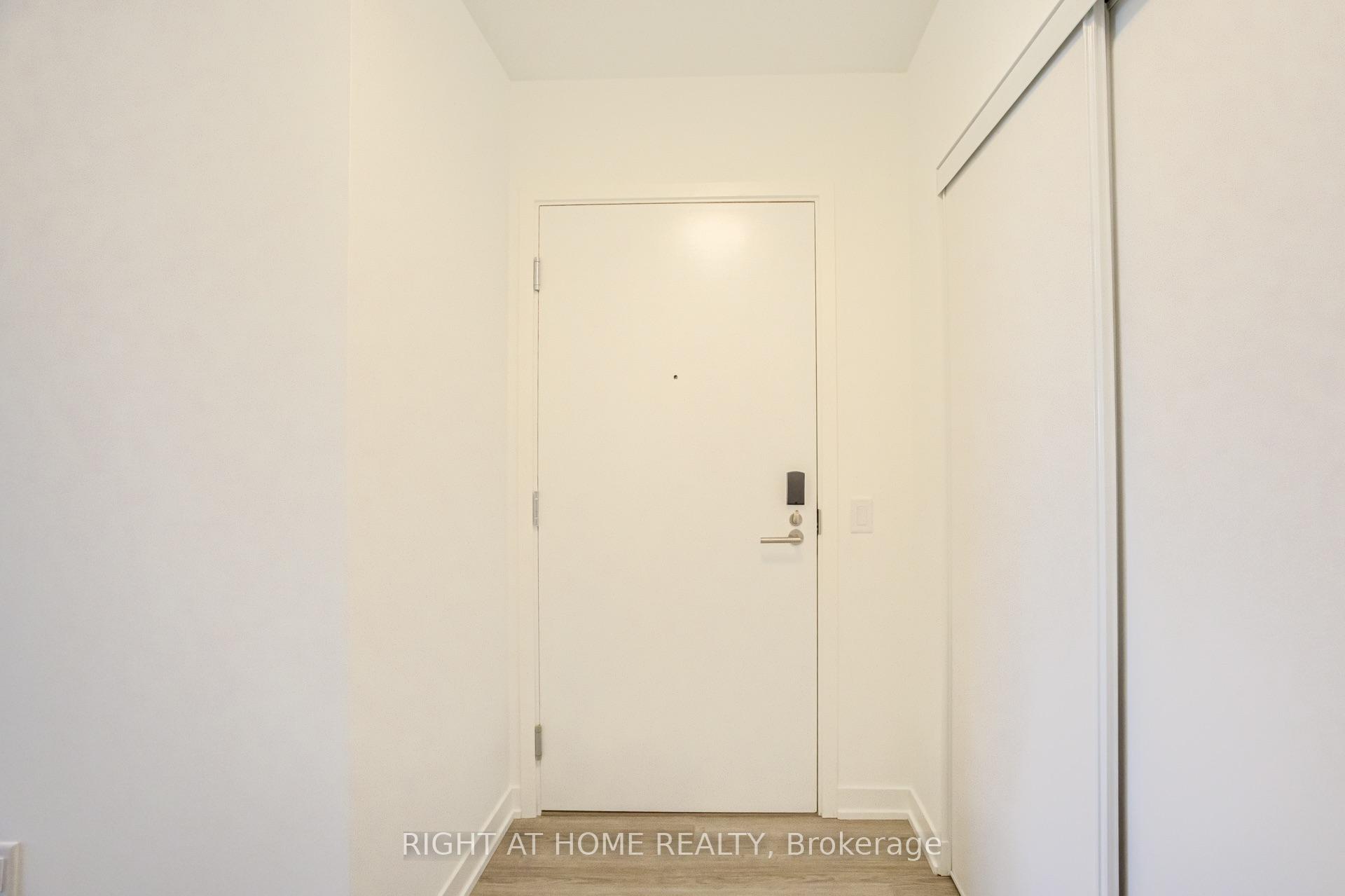 Photo 4 of Unit 907, 15 David Salomon Drive, Toronto, Flemingdon Park — HOMEH