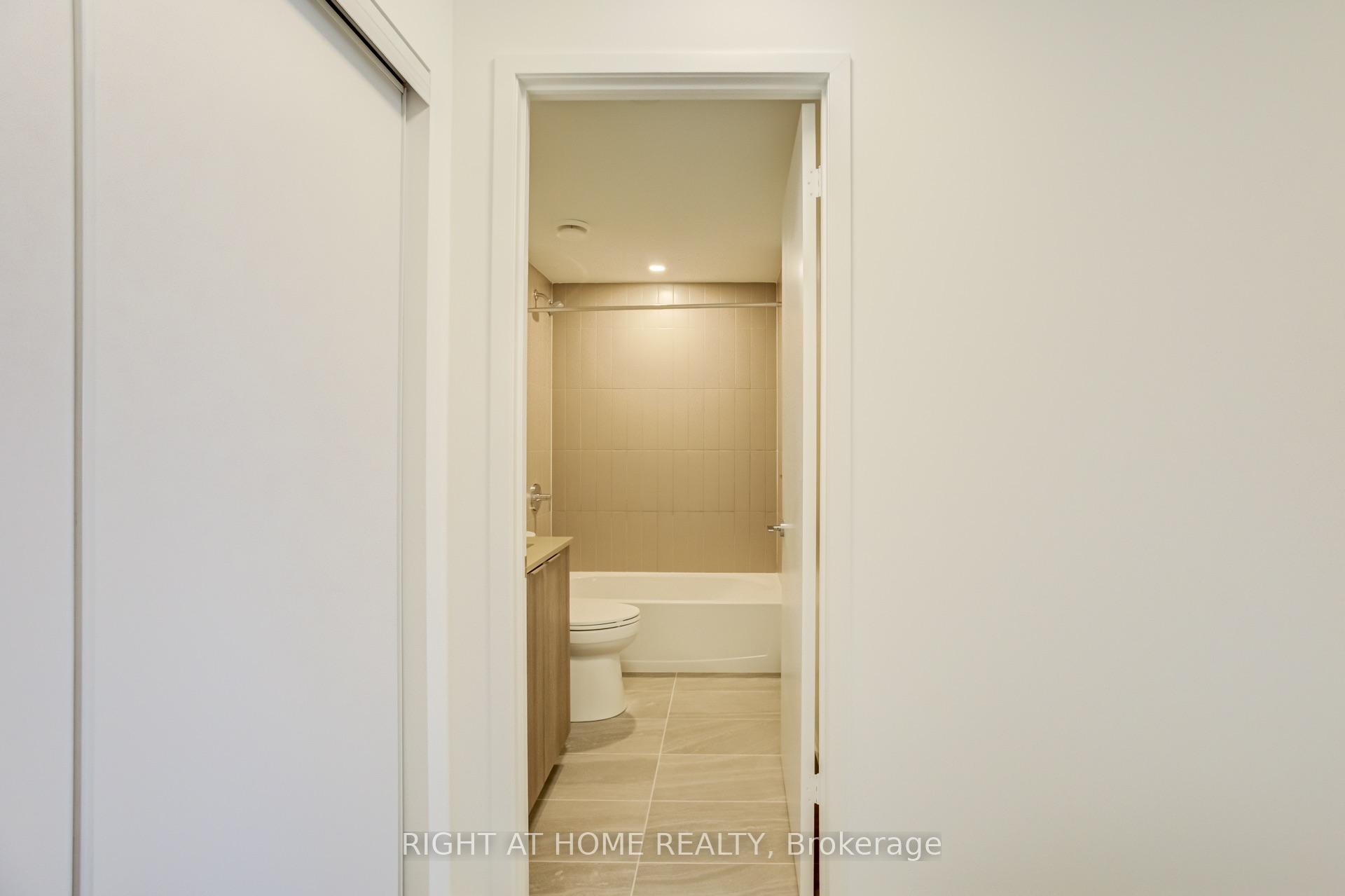 Photo 5 of Unit 907, 15 David Salomon Drive, Toronto, Flemingdon Park — HOMEH