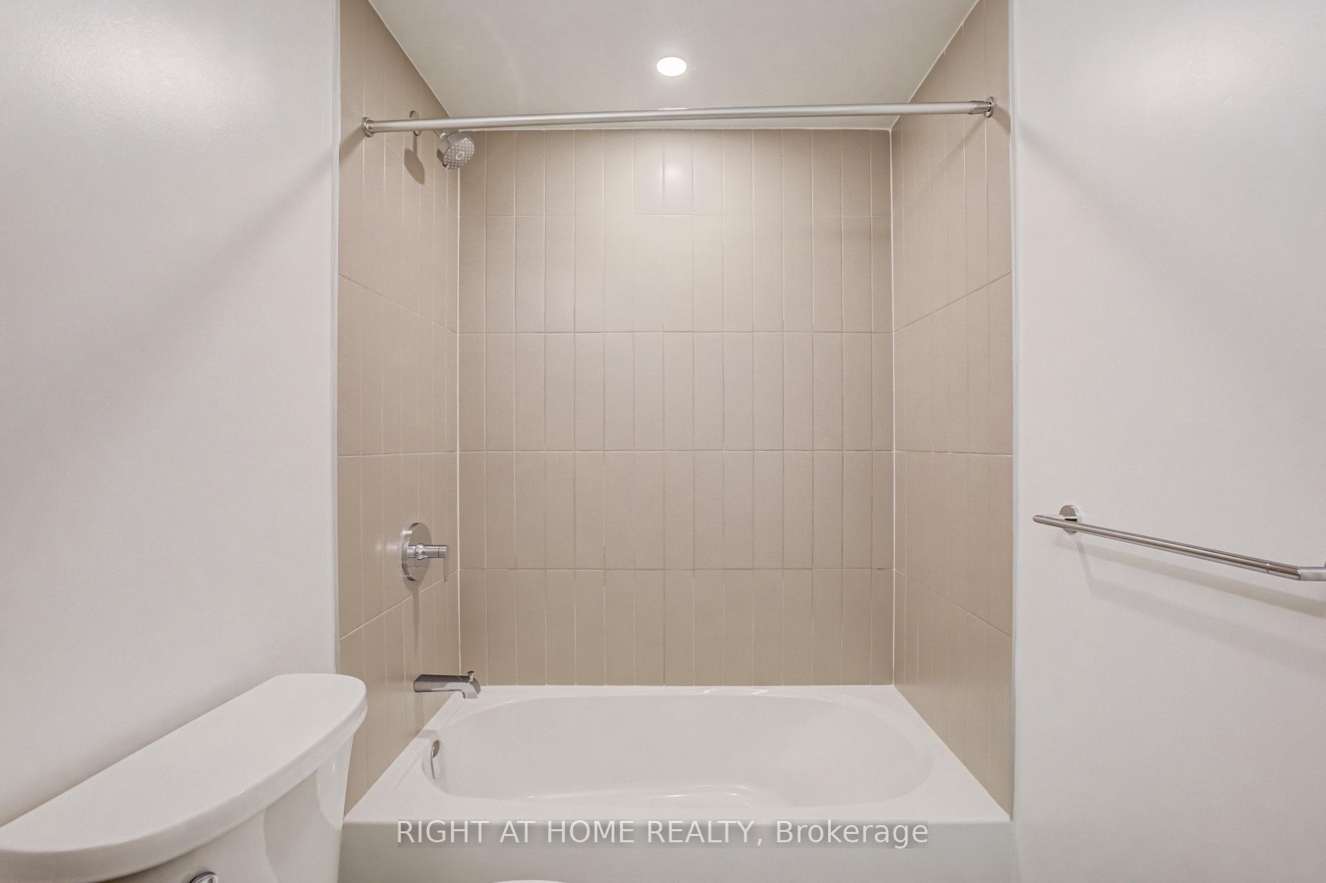 Photo 7 of Unit 907, 15 David Salomon Drive, Toronto, Flemingdon Park — HOMEH