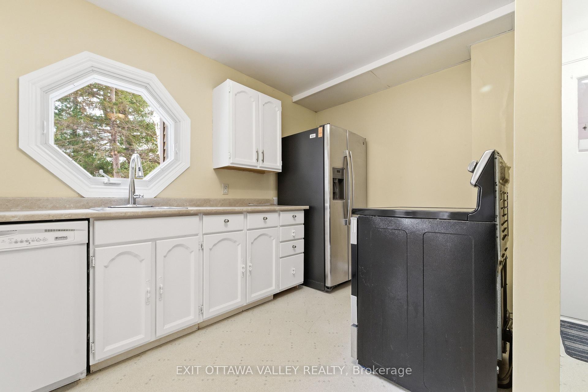 Photo 10 of 22 Cabot Place, Deep River, Deep River — HOMEH