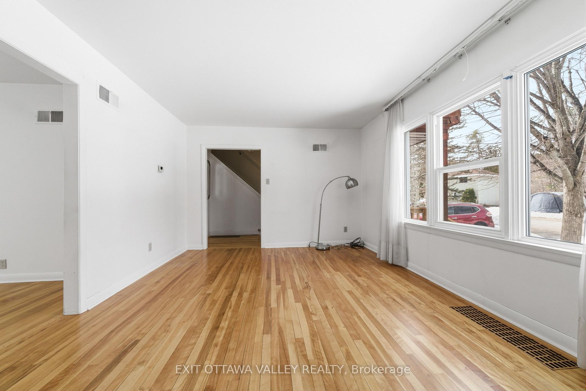 Photo 16 of 22 Cabot Place, Deep River, Deep River — HOMEH