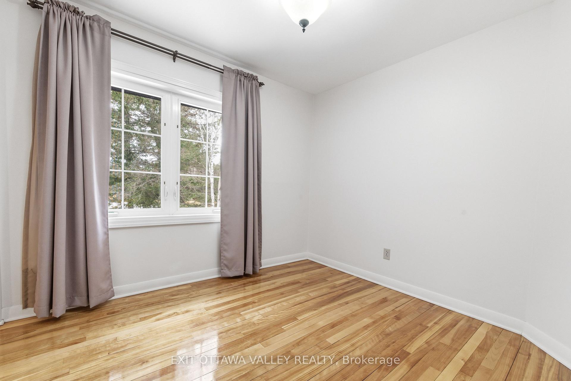 Photo 23 of 22 Cabot Place, Deep River, Deep River — HOMEH