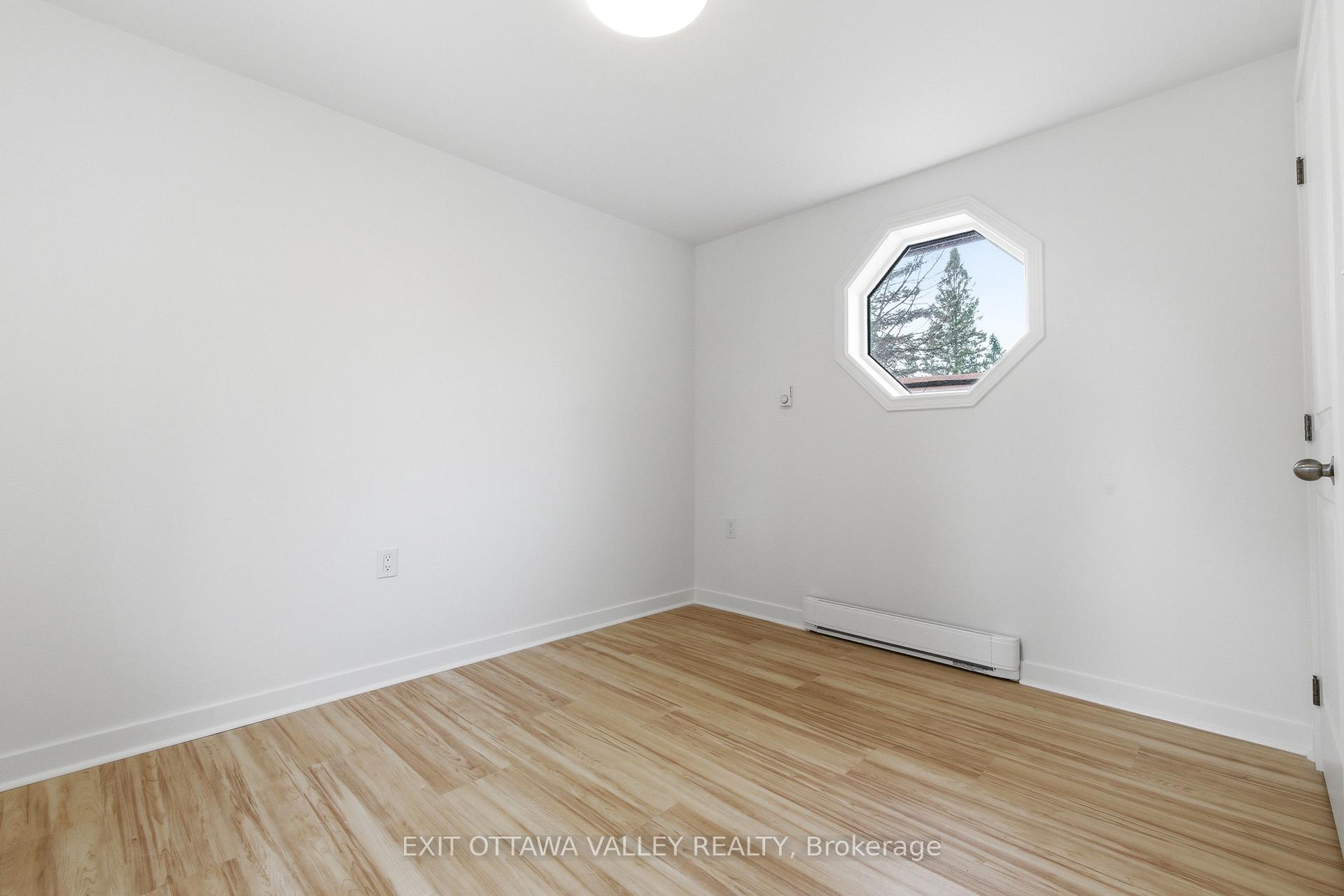 Photo 25 of 22 Cabot Place, Deep River, Deep River — HOMEH