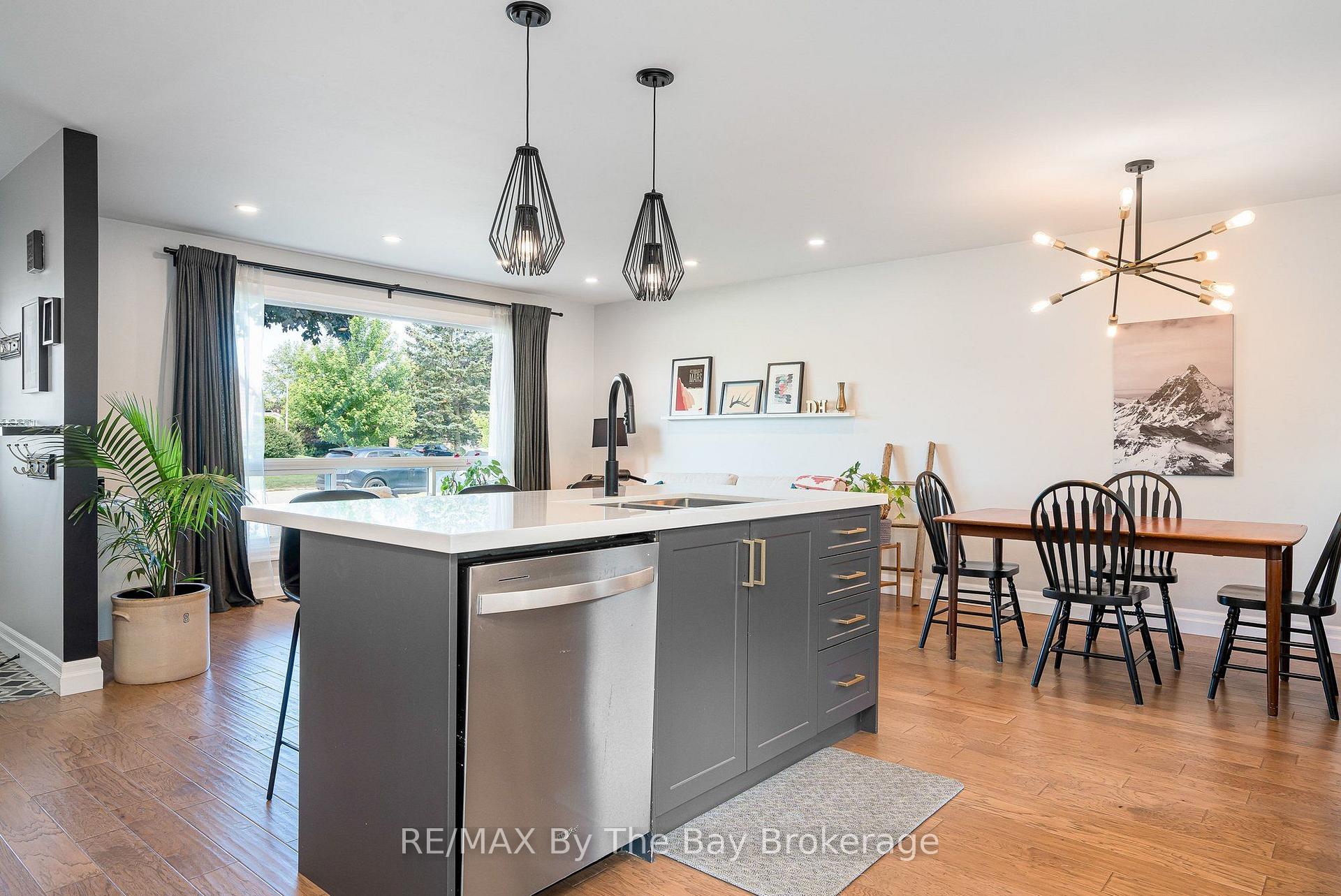 Photo 10 of 8 Harben Court, Collingwood — HOMEH