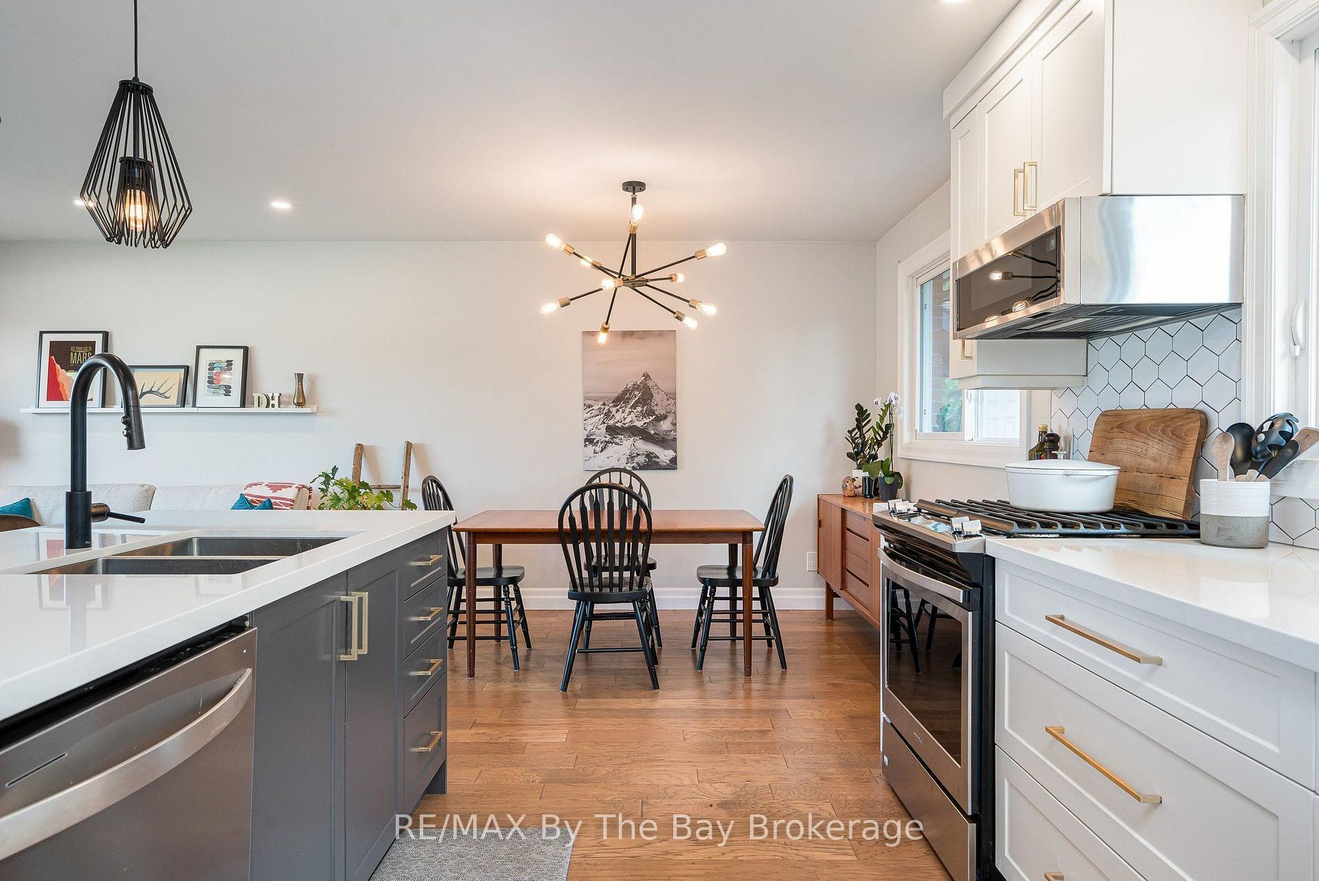 Photo 11 of 8 Harben Court, Collingwood — HOMEH