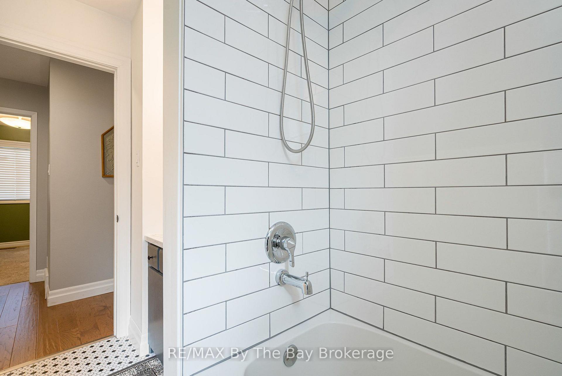 Photo 20 of 8 Harben Court, Collingwood — HOMEH