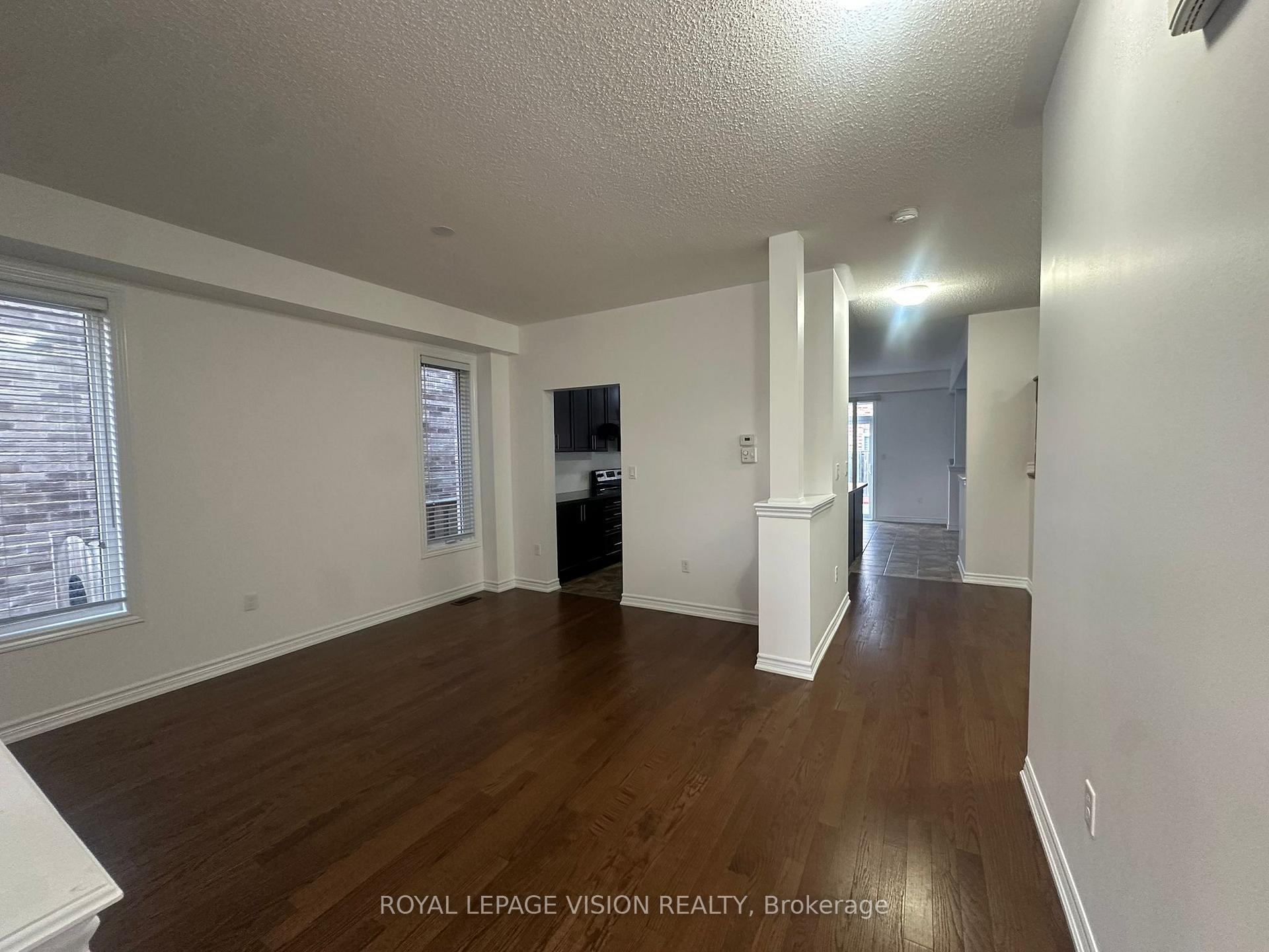 Photo 3 of 1832 Western Crescent, Oshawa, Samac — HOMEH