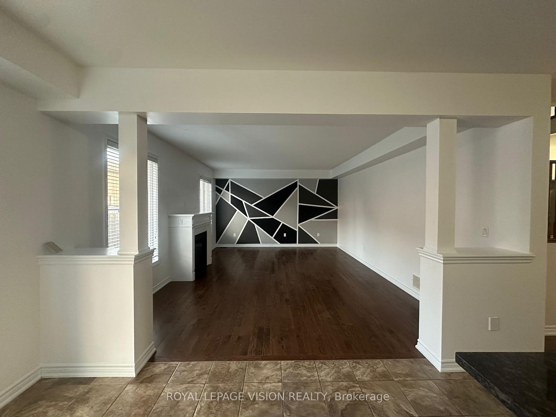 Photo 4 of 1832 Western Crescent, Oshawa, Samac — HOMEH