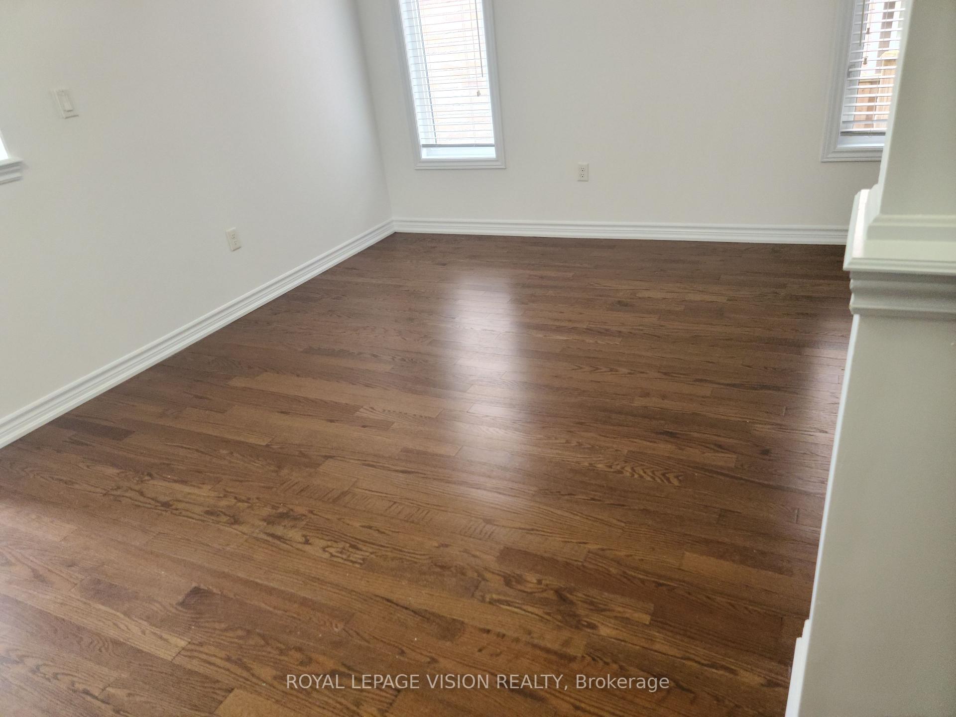 Photo 8 of 1832 Western Crescent, Oshawa, Samac — HOMEH