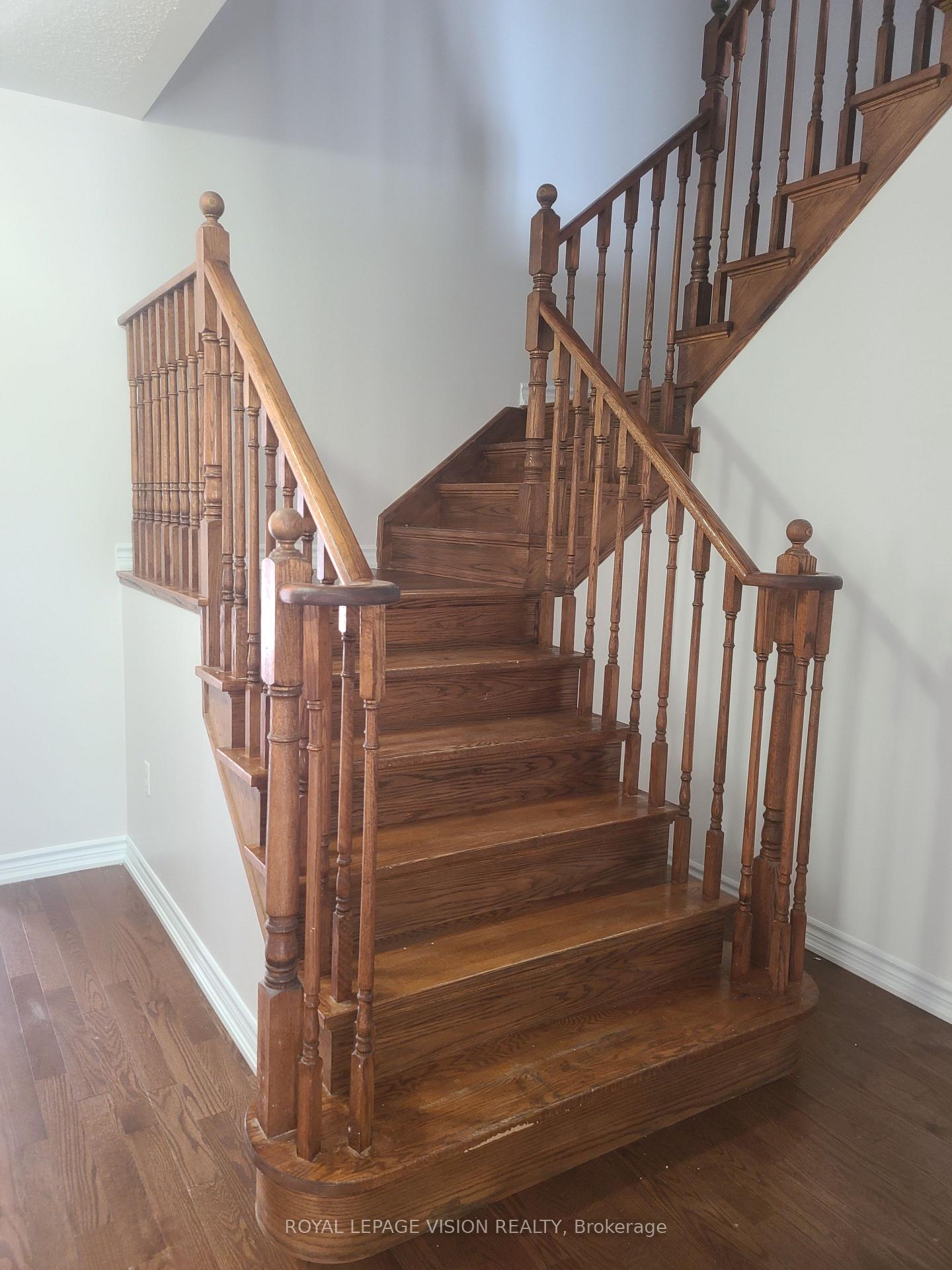 Photo 9 of 1832 Western Crescent, Oshawa, Samac — HOMEH
