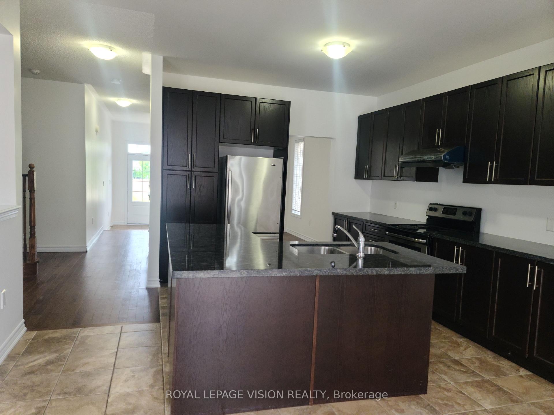 Photo 10 of 1832 Western Crescent, Oshawa, Samac — HOMEH