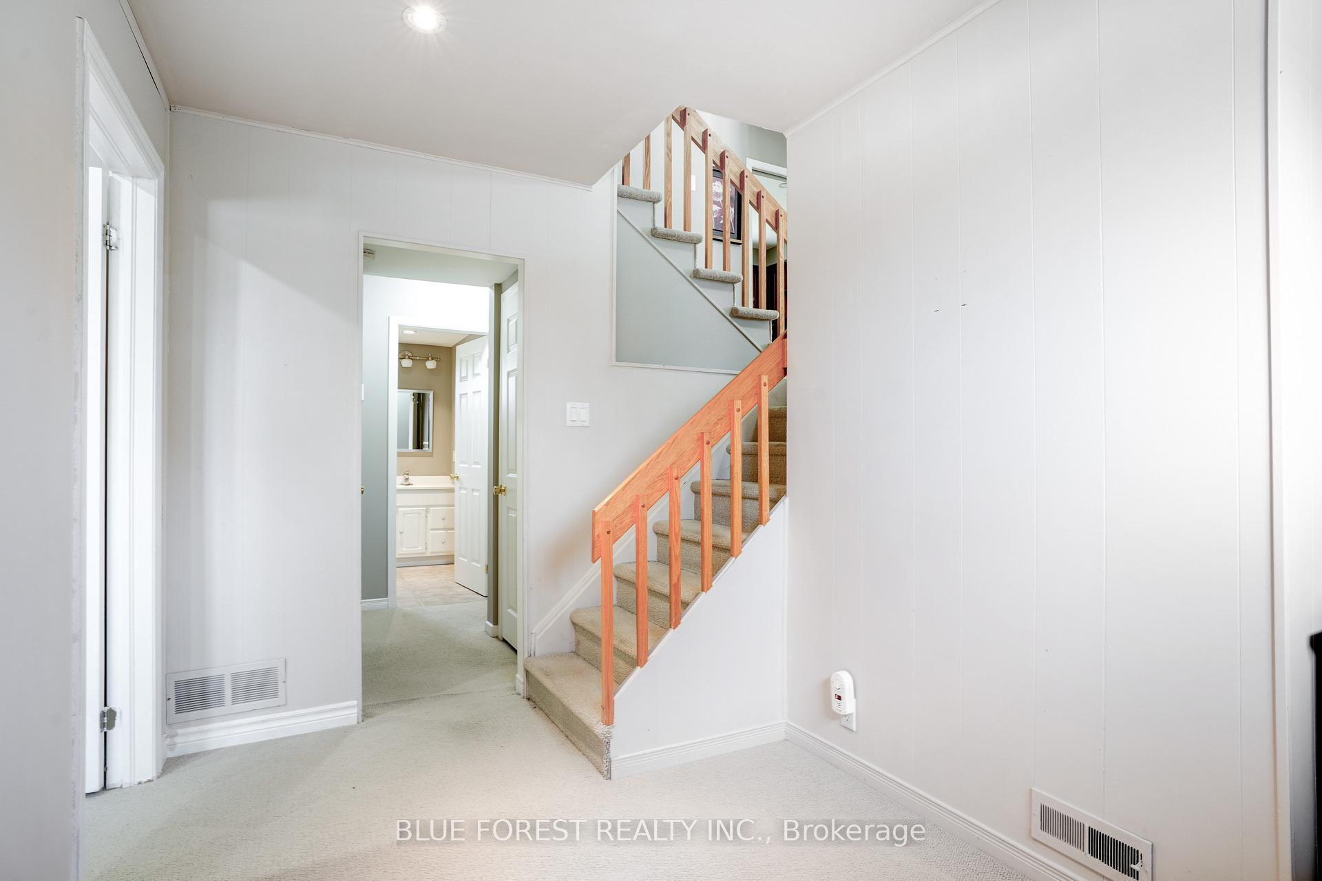 Photo 27 of 23 Fox Mill Crescent, London, South N — HOMEH