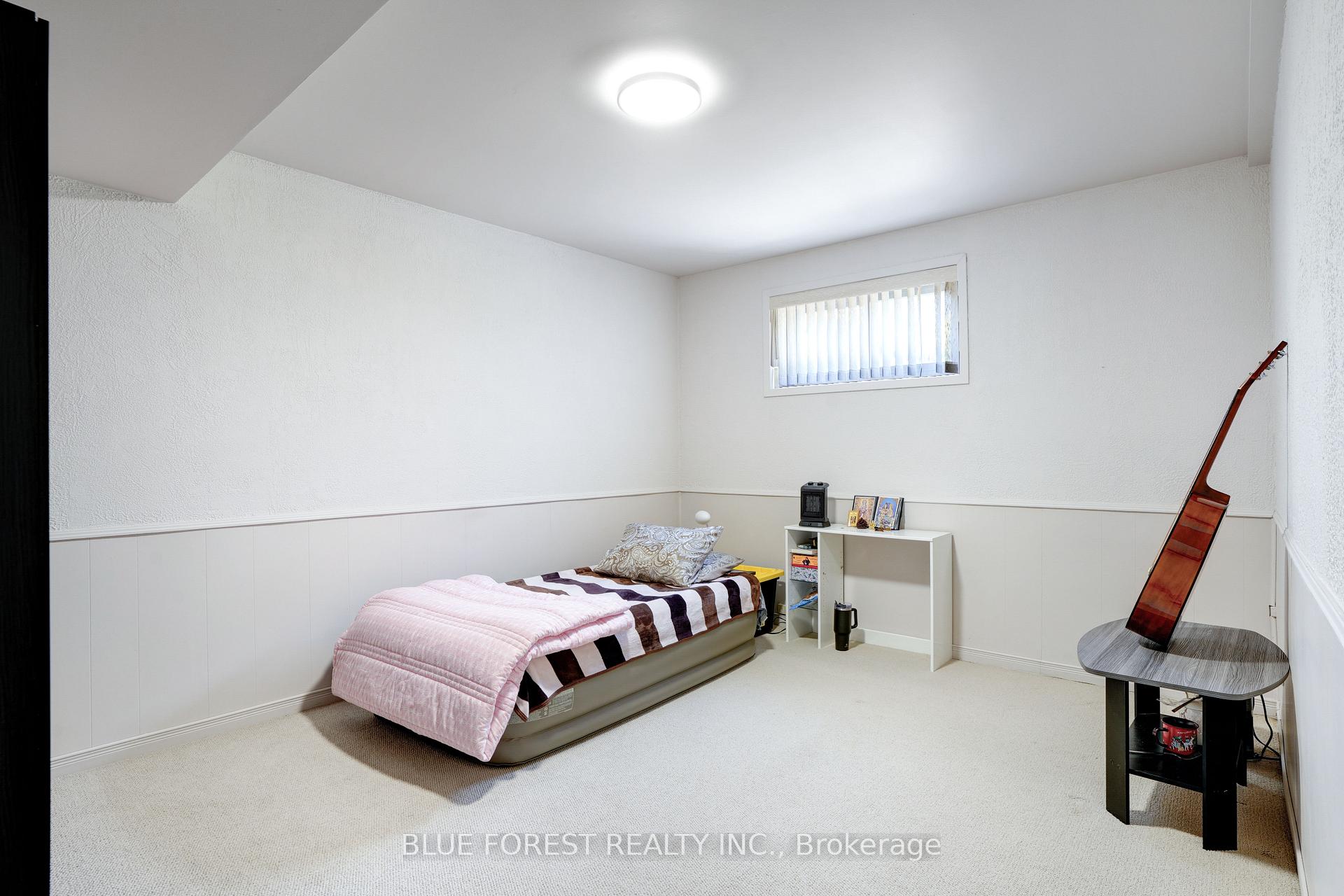 Photo 29 of 23 Fox Mill Crescent, London, South N — HOMEH