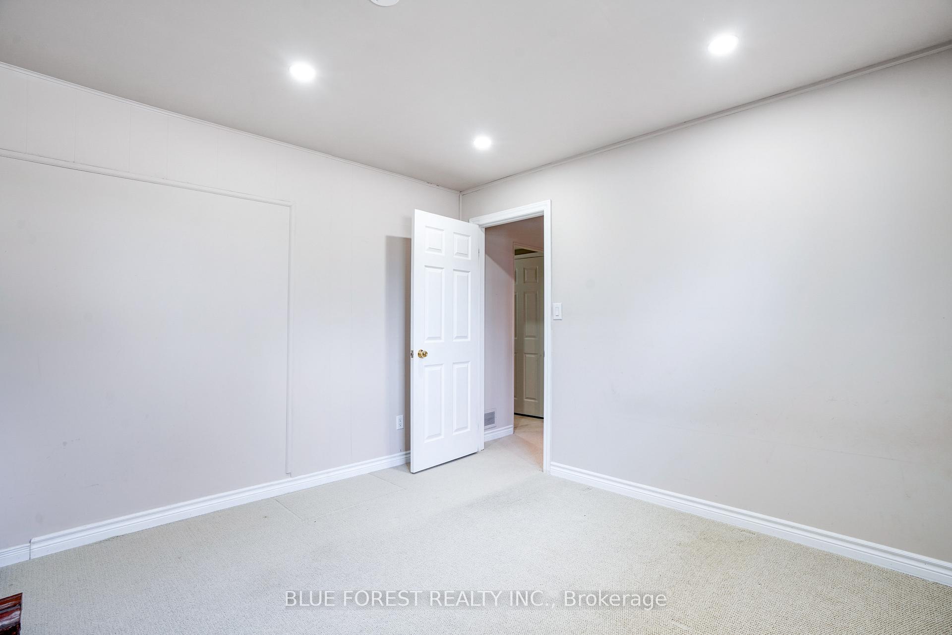 Photo 34 of 23 Fox Mill Crescent, London, South N — HOMEH