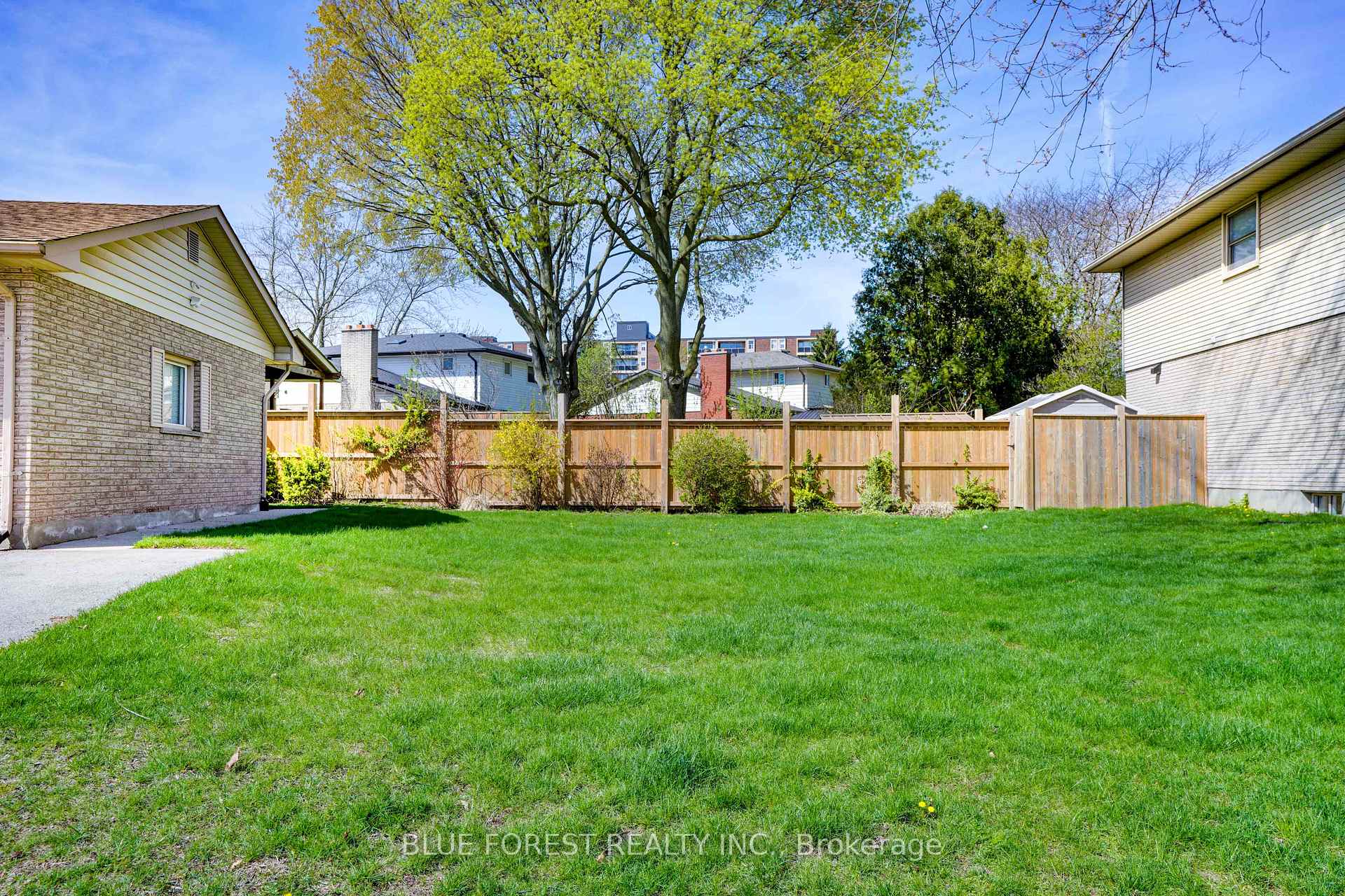 Photo 40 of 23 Fox Mill Crescent, London, South N — HOMEH