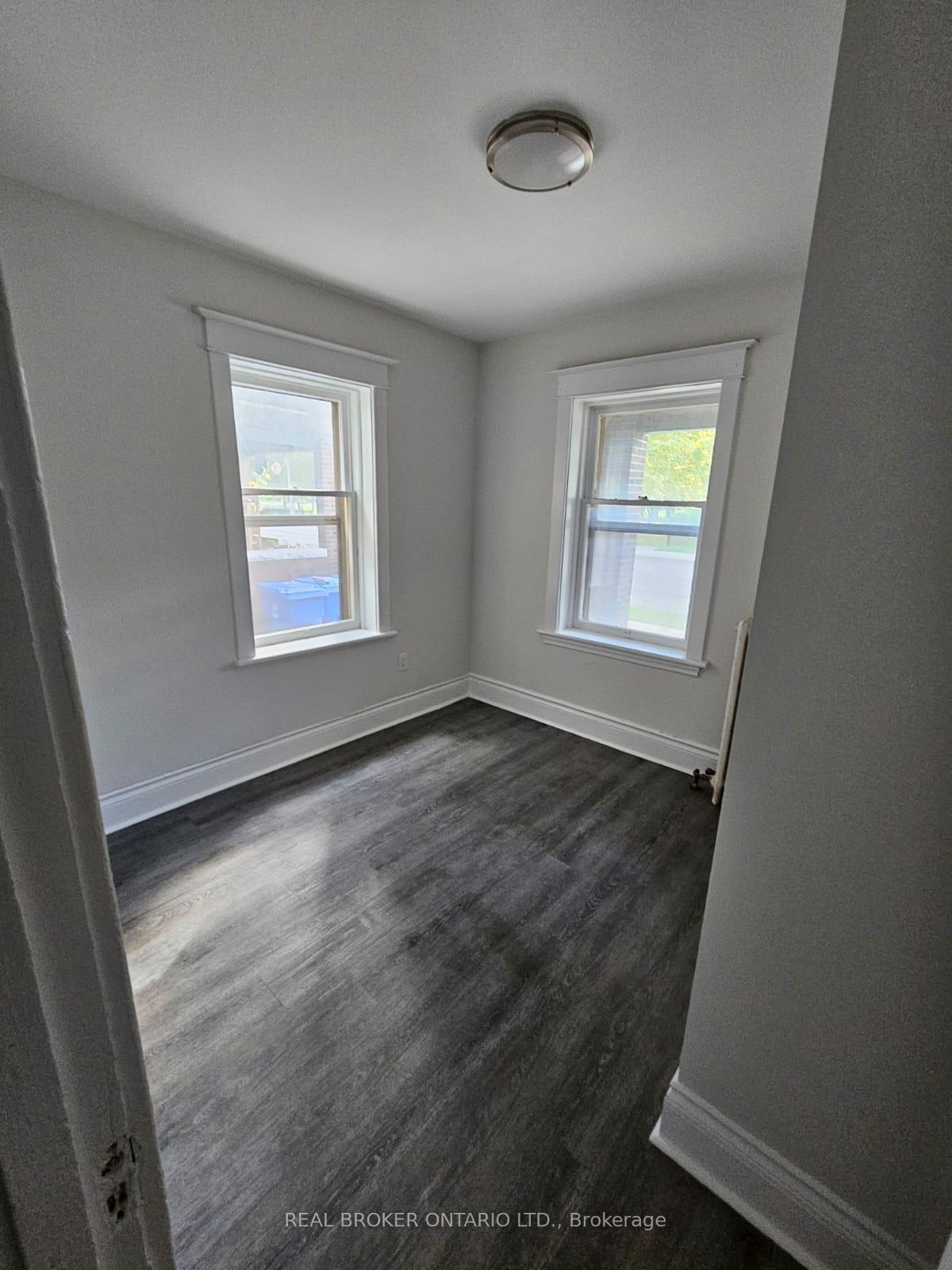 Photo 5 of Unit 1, 983 Main Street E, Hamilton, Crown Point — HOMEH