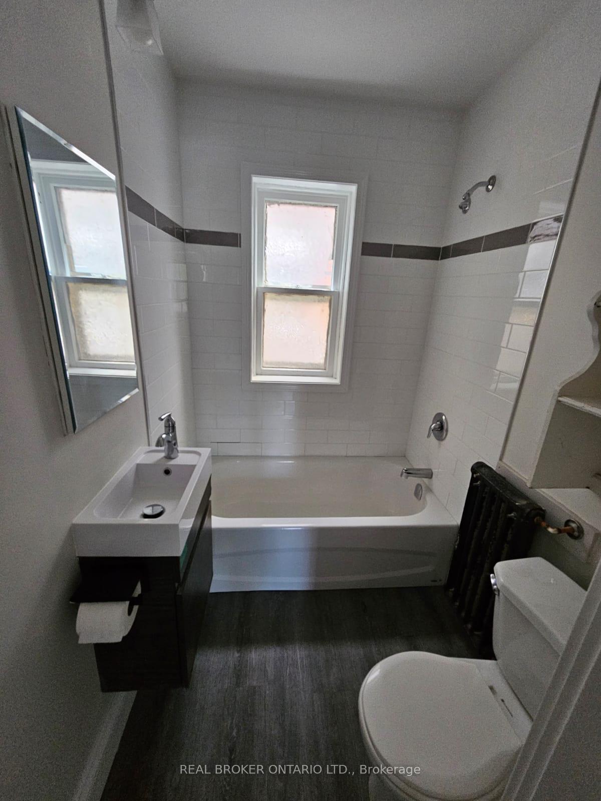 Photo 8 of Unit 1, 983 Main Street E, Hamilton, Crown Point — HOMEH