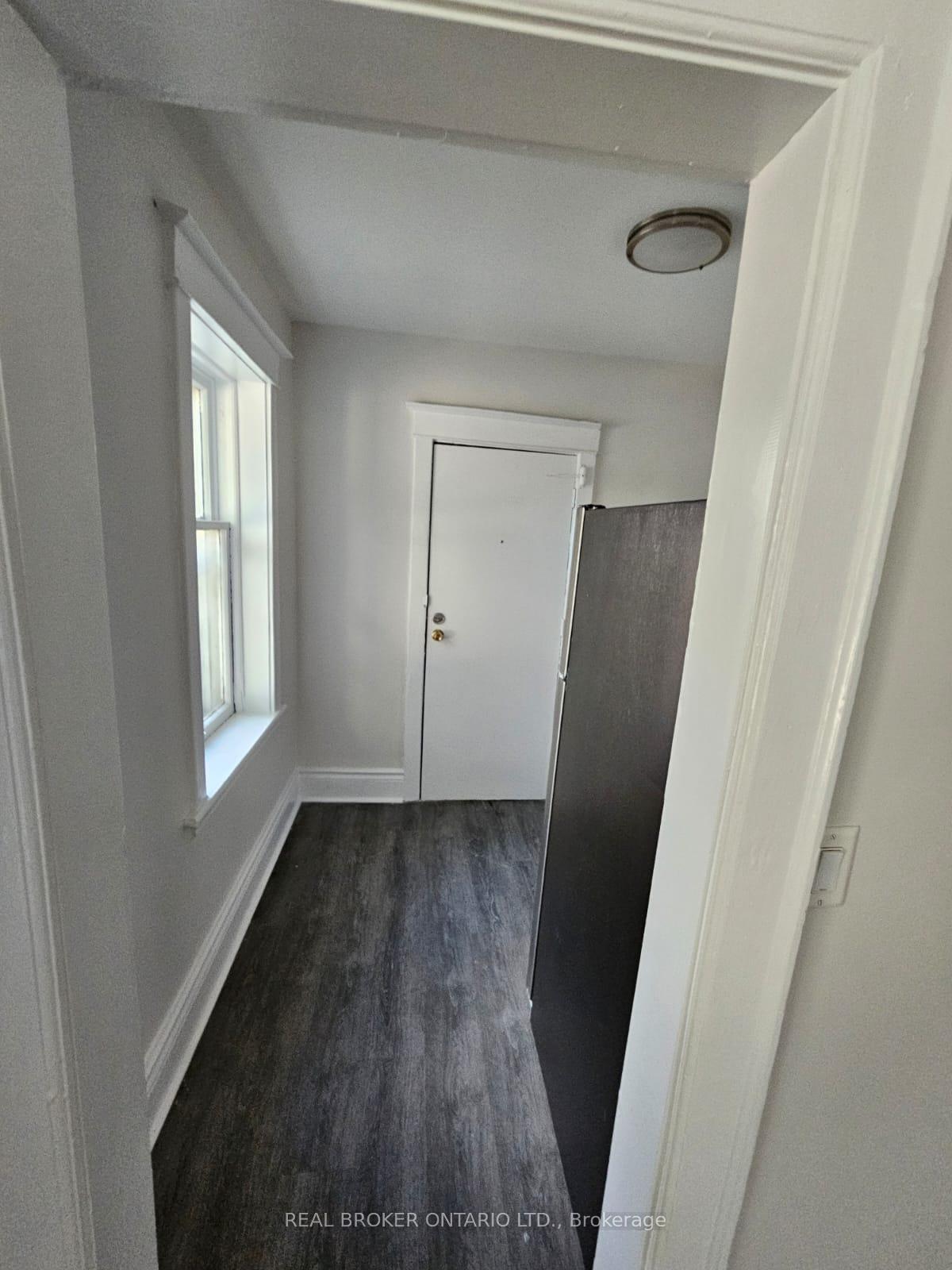 Photo 10 of Unit 1, 983 Main Street E, Hamilton, Crown Point — HOMEH