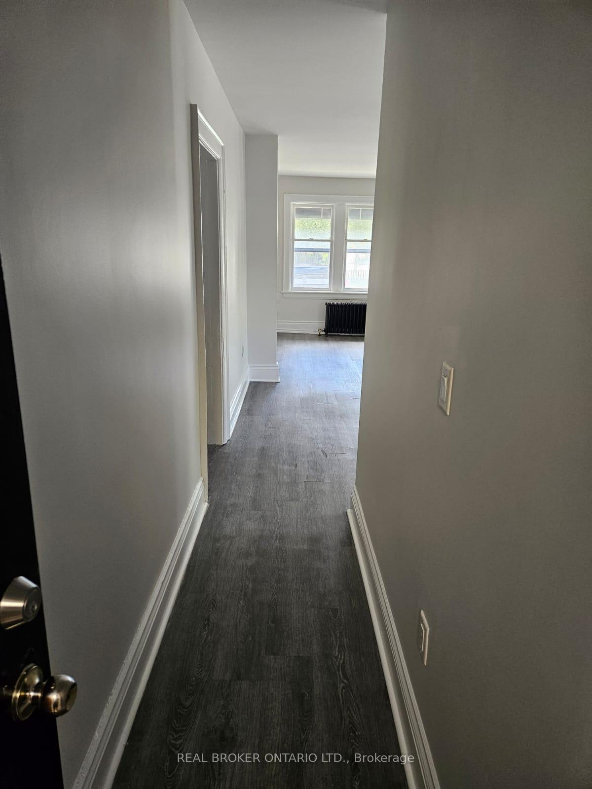 Photo 13 of Unit 1, 983 Main Street E, Hamilton, Crown Point — HOMEH