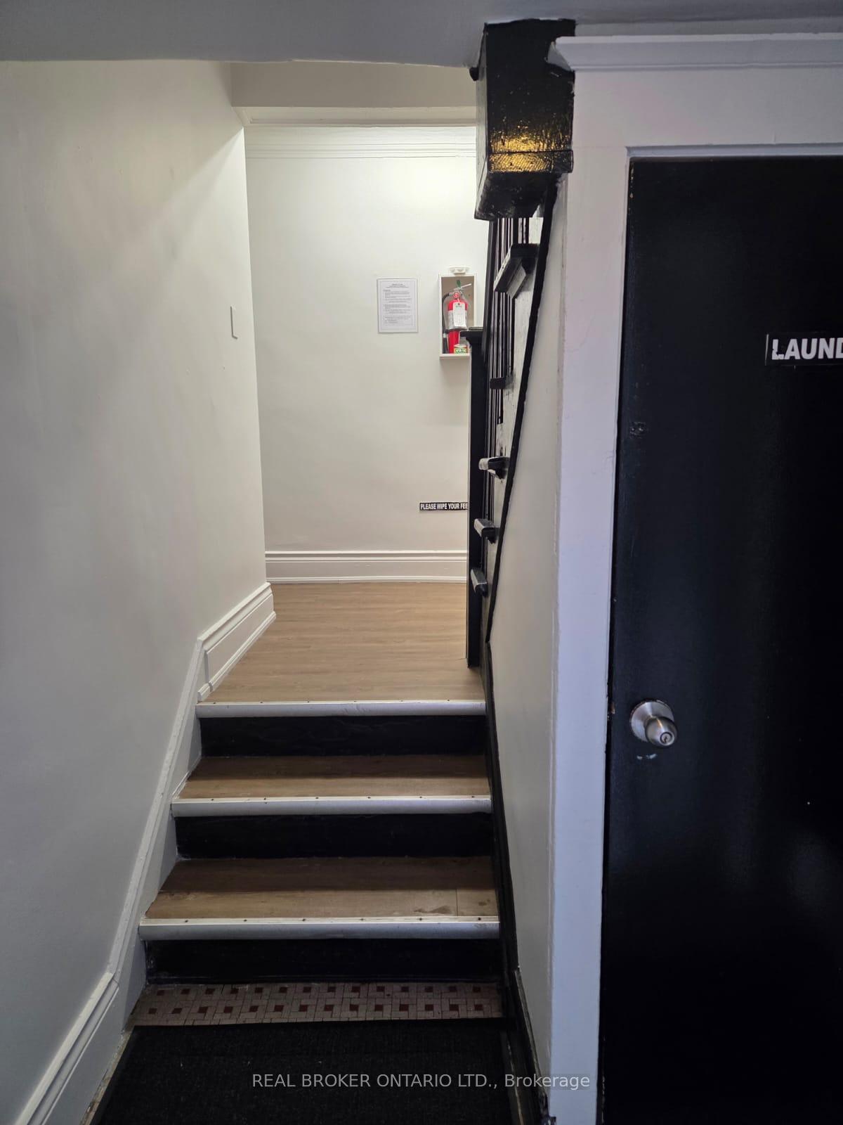 Photo 16 of Unit 1, 983 Main Street E, Hamilton, Crown Point — HOMEH