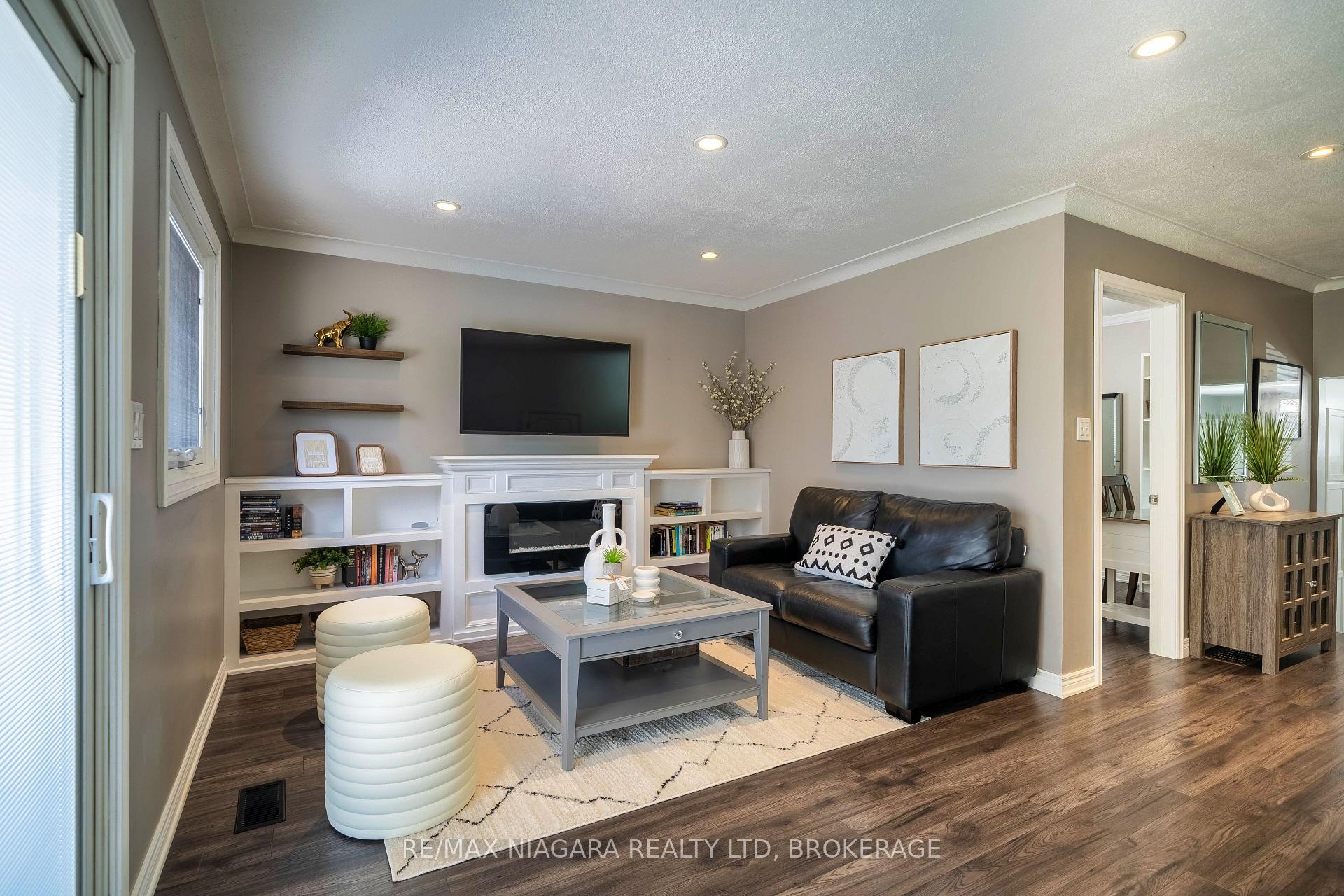 Photo 7 of 33 Bloomfield Avenue, St. Catharines, Secord Woods — HOMEH