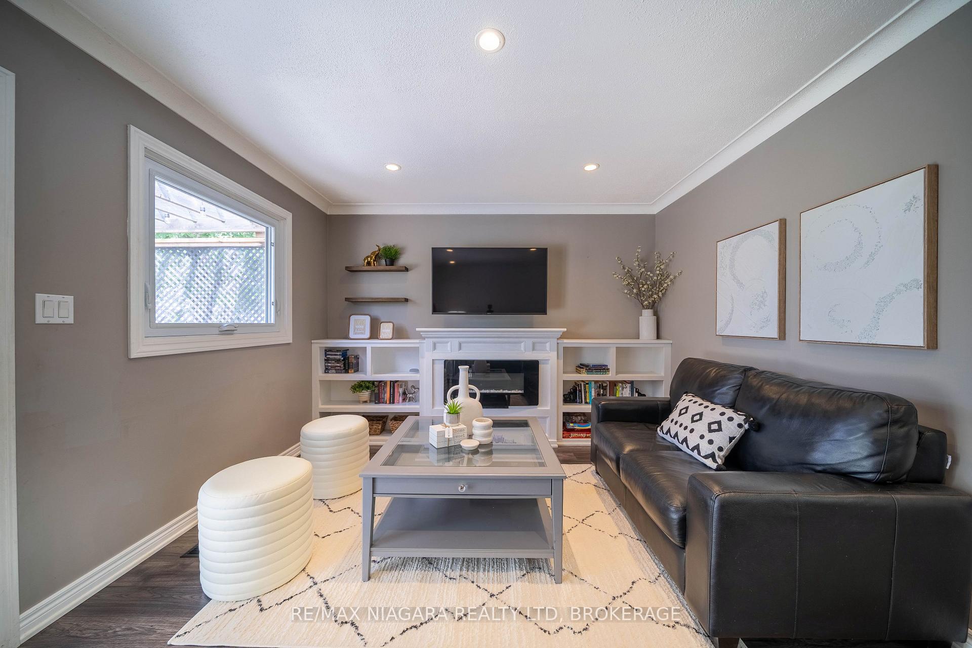 Photo 9 of 33 Bloomfield Avenue, St. Catharines, Secord Woods — HOMEH