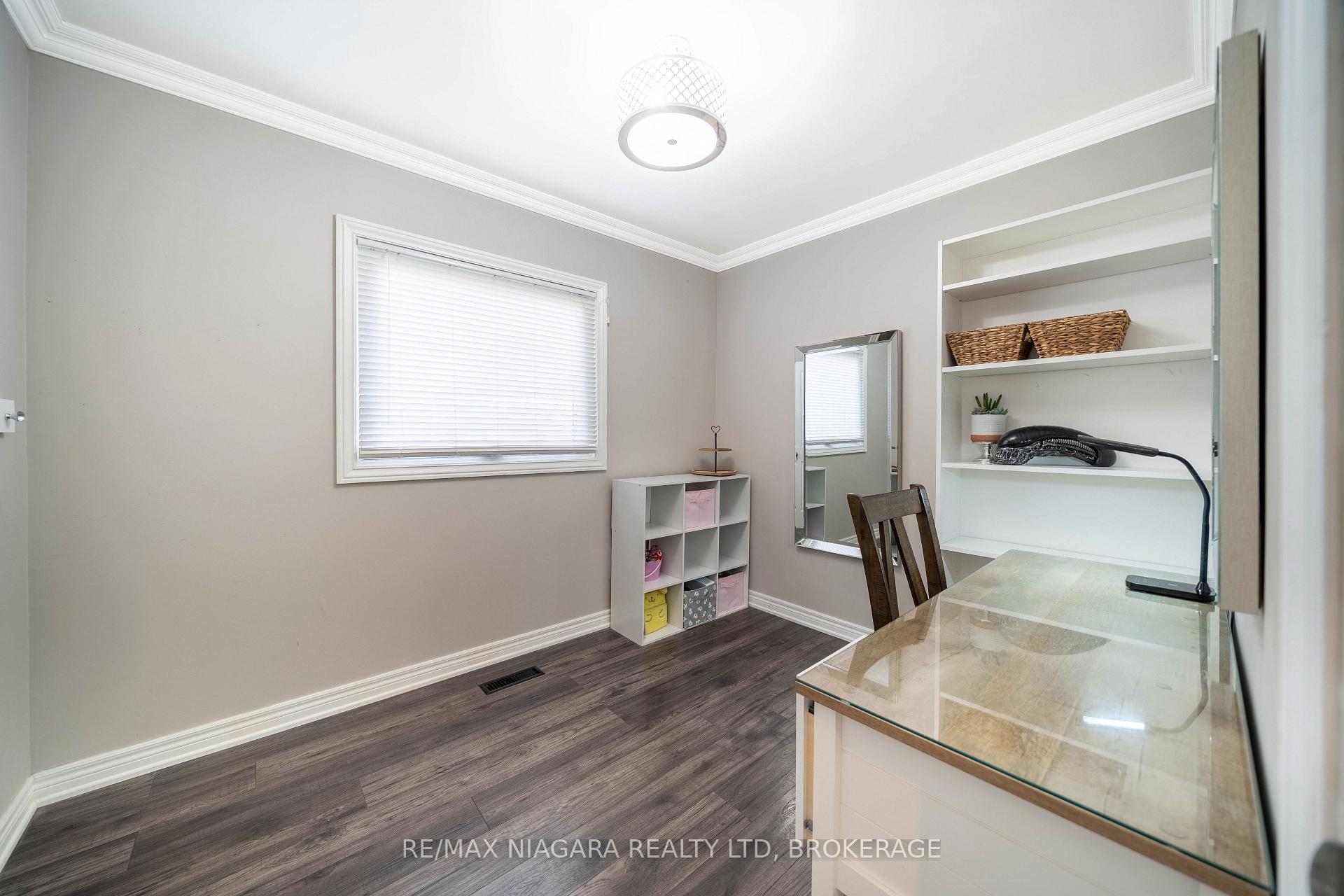 Photo 12 of 33 Bloomfield Avenue, St. Catharines, Secord Woods — HOMEH
