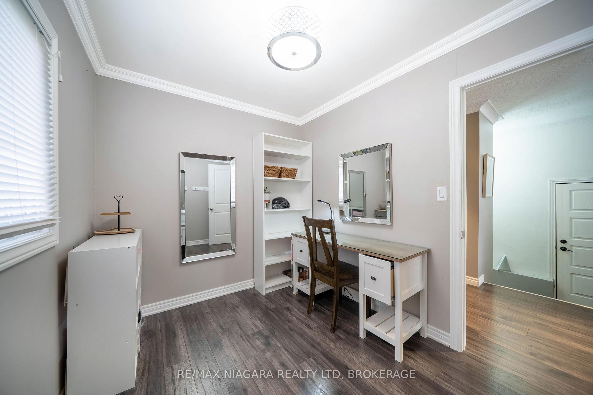 Photo 13 of 33 Bloomfield Avenue, St. Catharines, Secord Woods — HOMEH