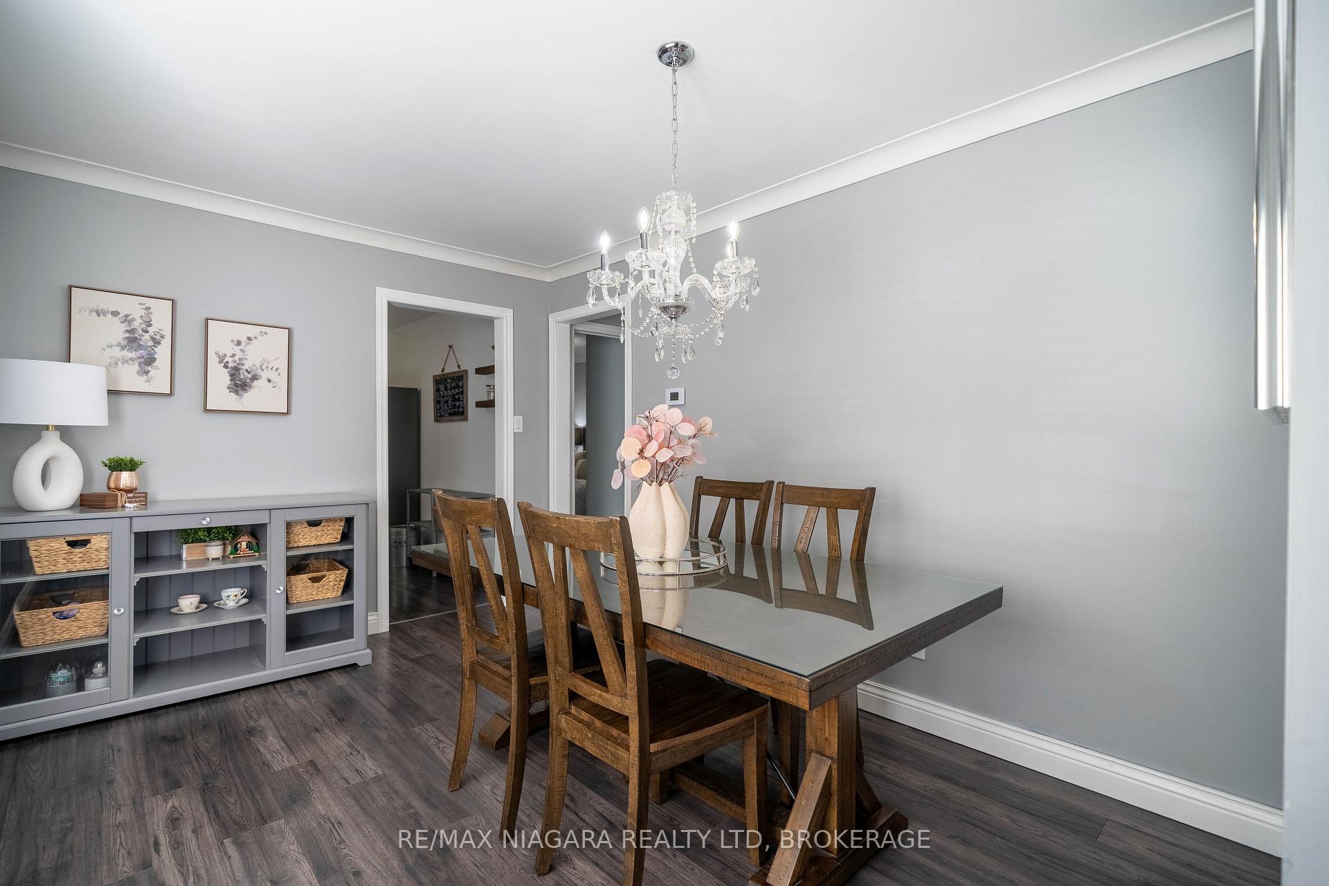 Photo 18 of 33 Bloomfield Avenue, St. Catharines, Secord Woods — HOMEH