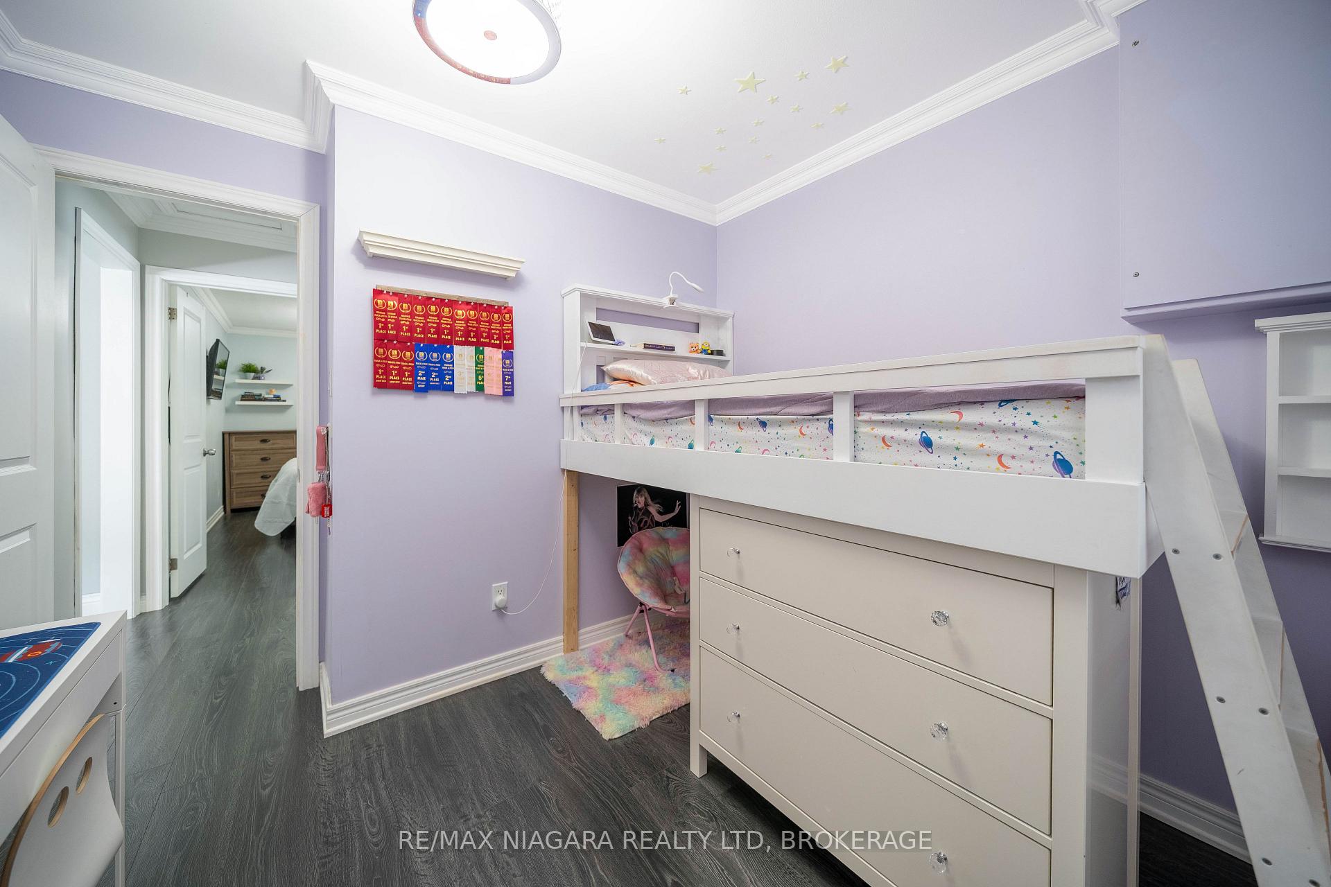 Photo 22 of 33 Bloomfield Avenue, St. Catharines, Secord Woods — HOMEH