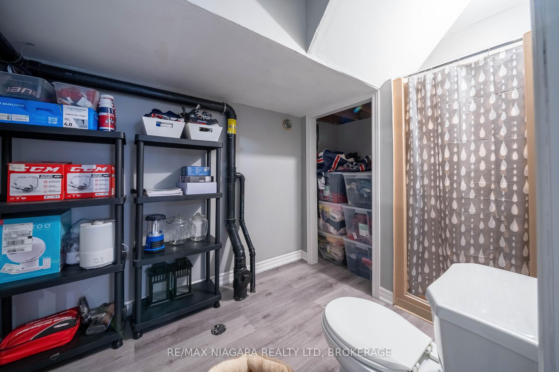Photo 31 of 33 Bloomfield Avenue, St. Catharines, Secord Woods — HOMEH