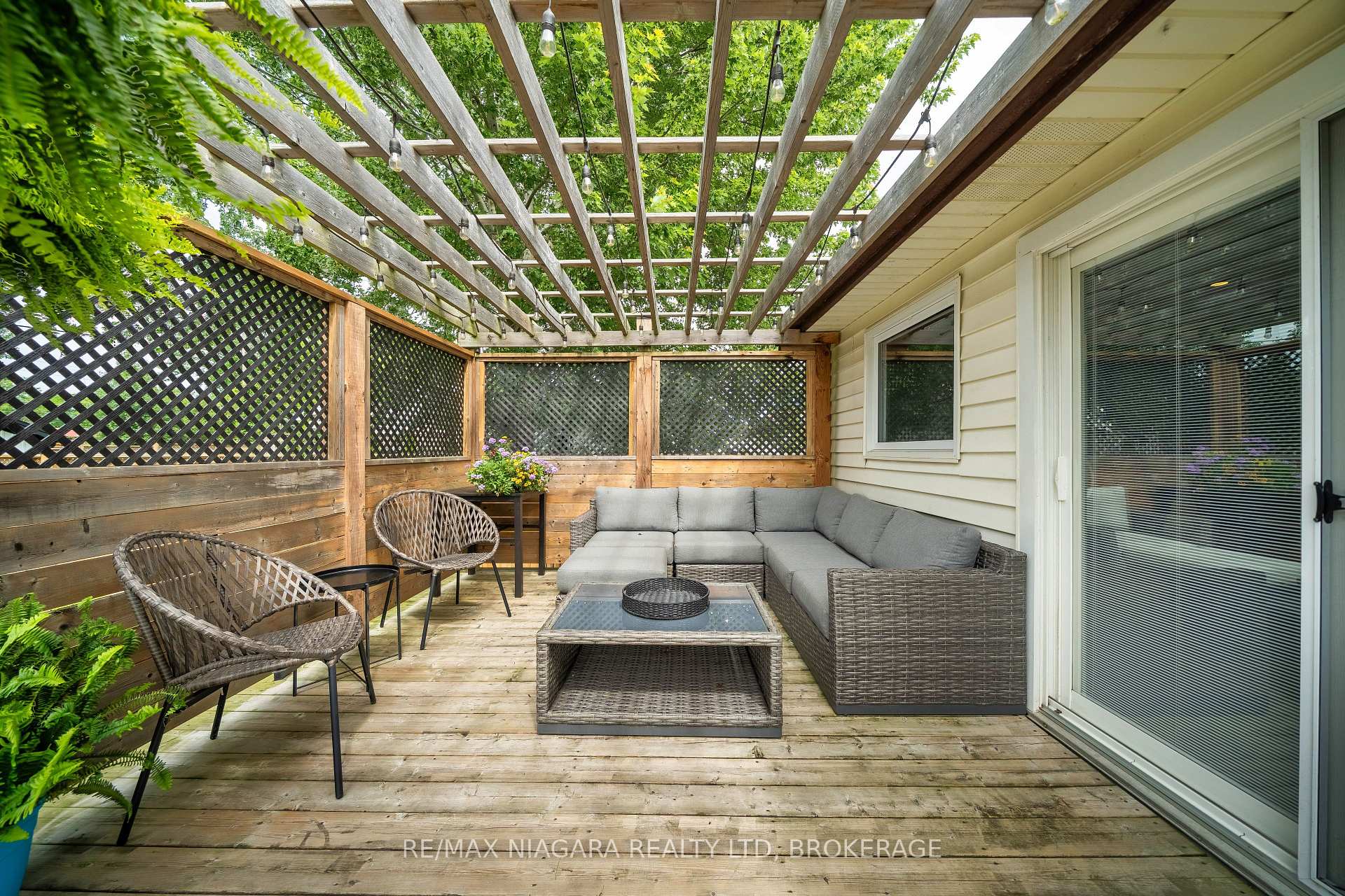 Photo 33 of 33 Bloomfield Avenue, St. Catharines, Secord Woods — HOMEH