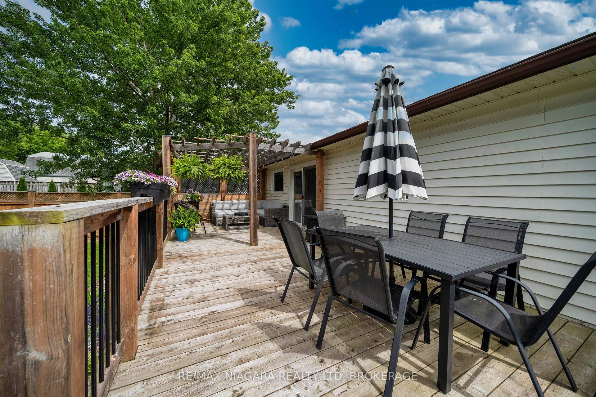Photo 34 of 33 Bloomfield Avenue, St. Catharines, Secord Woods — HOMEH