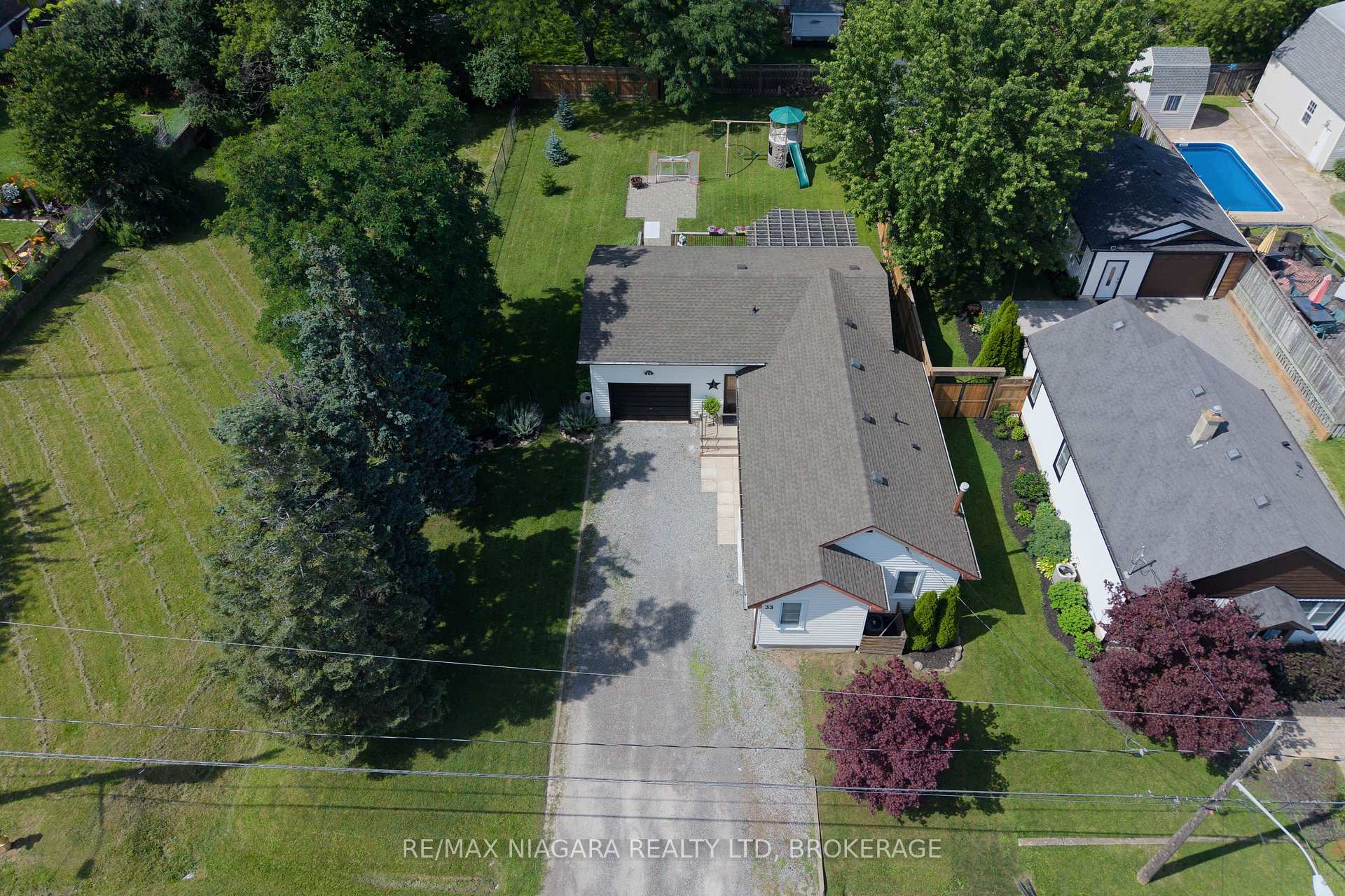 Photo 40 of 33 Bloomfield Avenue, St. Catharines, Secord Woods — HOMEH