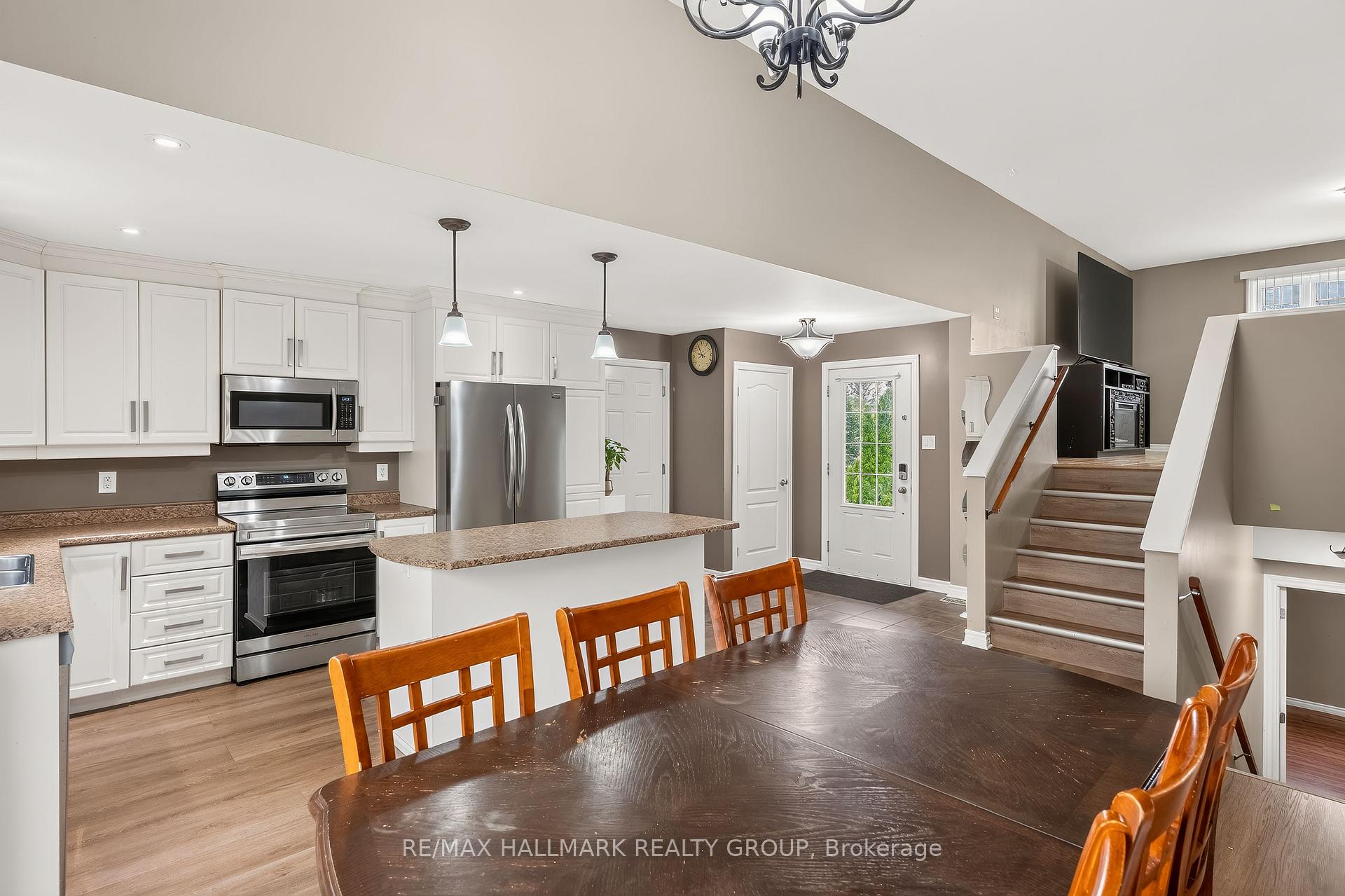 Photo 13 of 4300 Schell Street, South Dundas, South Dundas (Williamsburgh) Twp — HOMEH