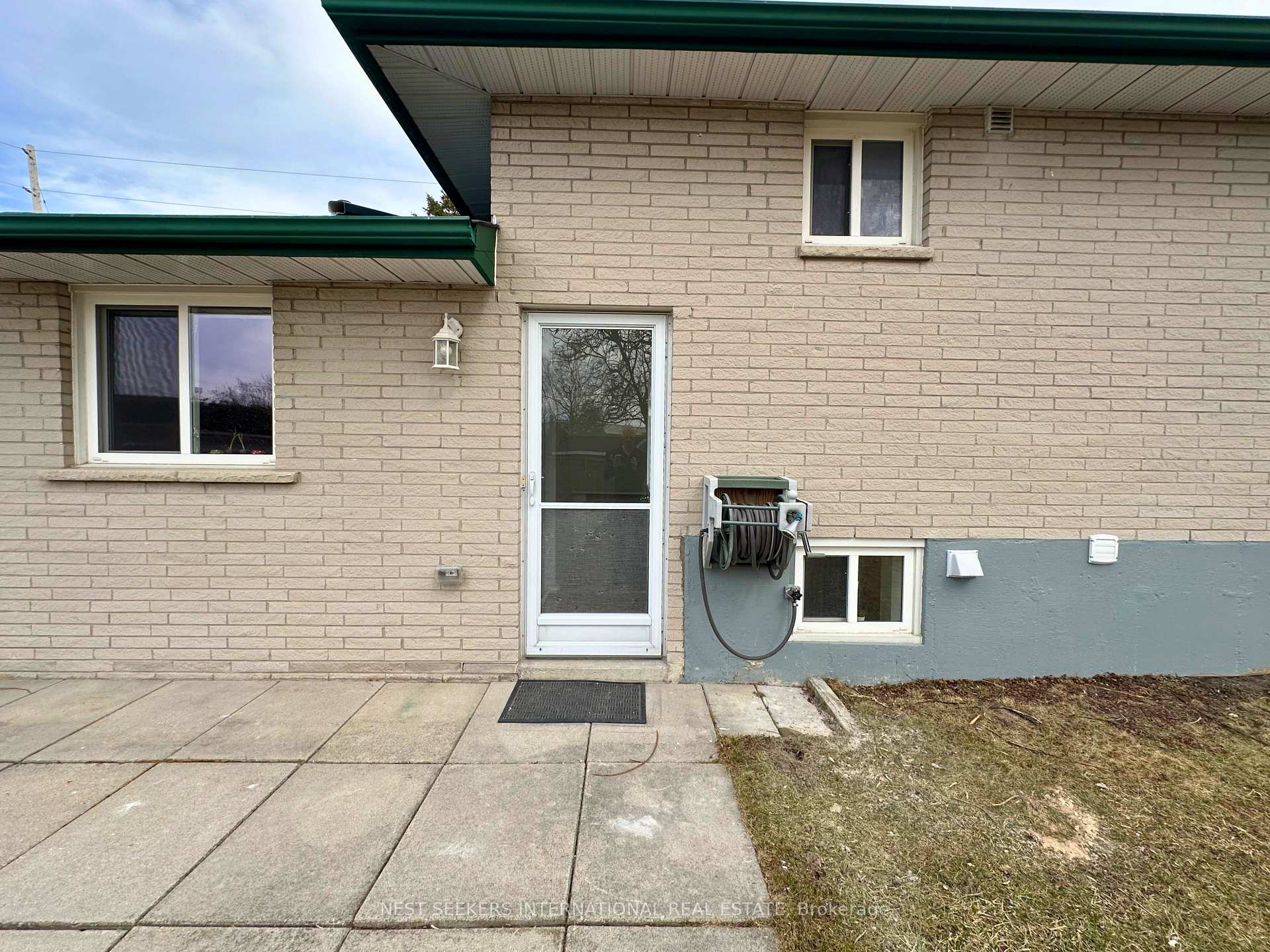 Photo 2 of 494 Oshawa Boulevard N, Oshawa, O'Neill — HOMEH