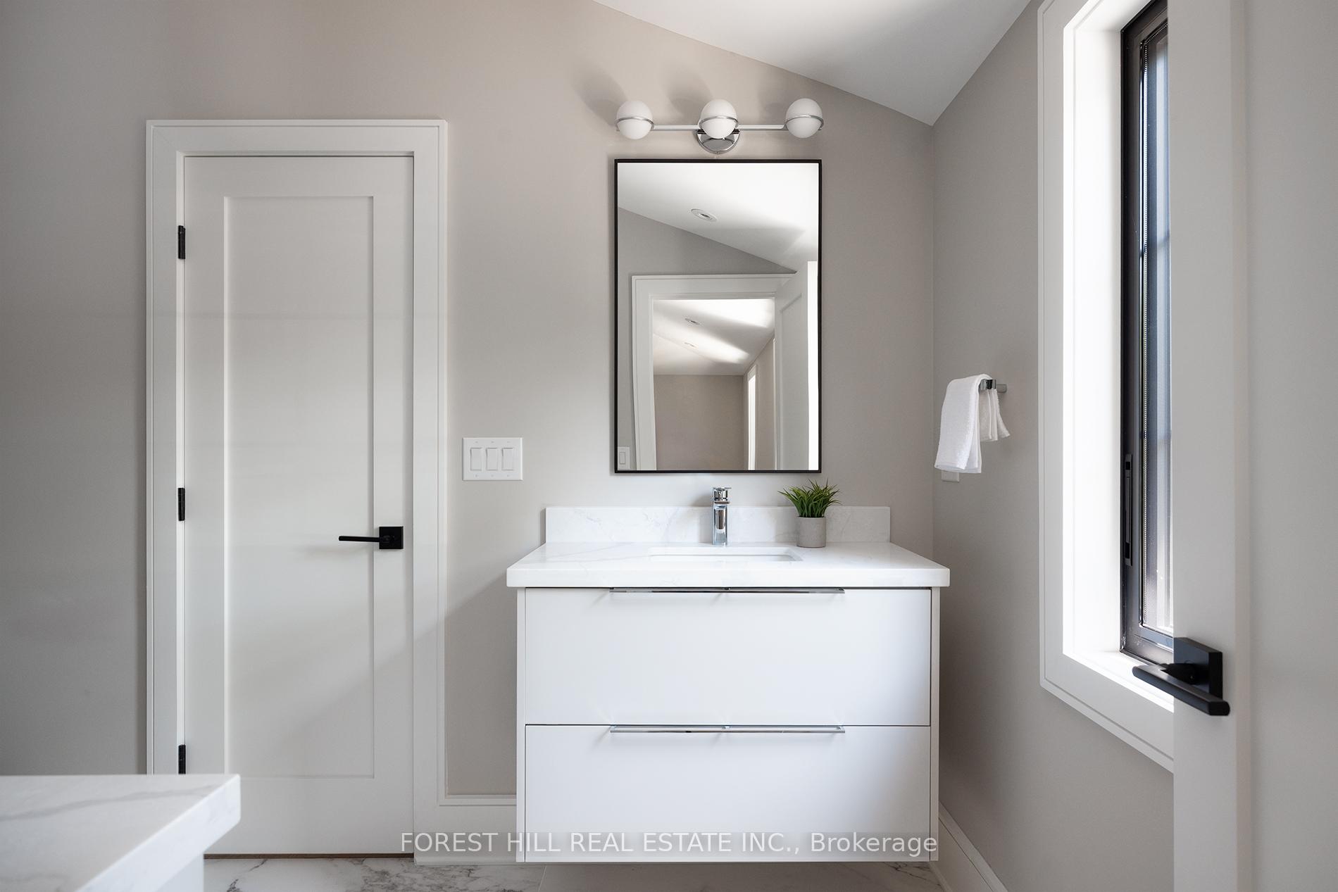Photo 22 of 52 Roxborough Drive, Toronto, Rosedale-Moore Park — HOMEH